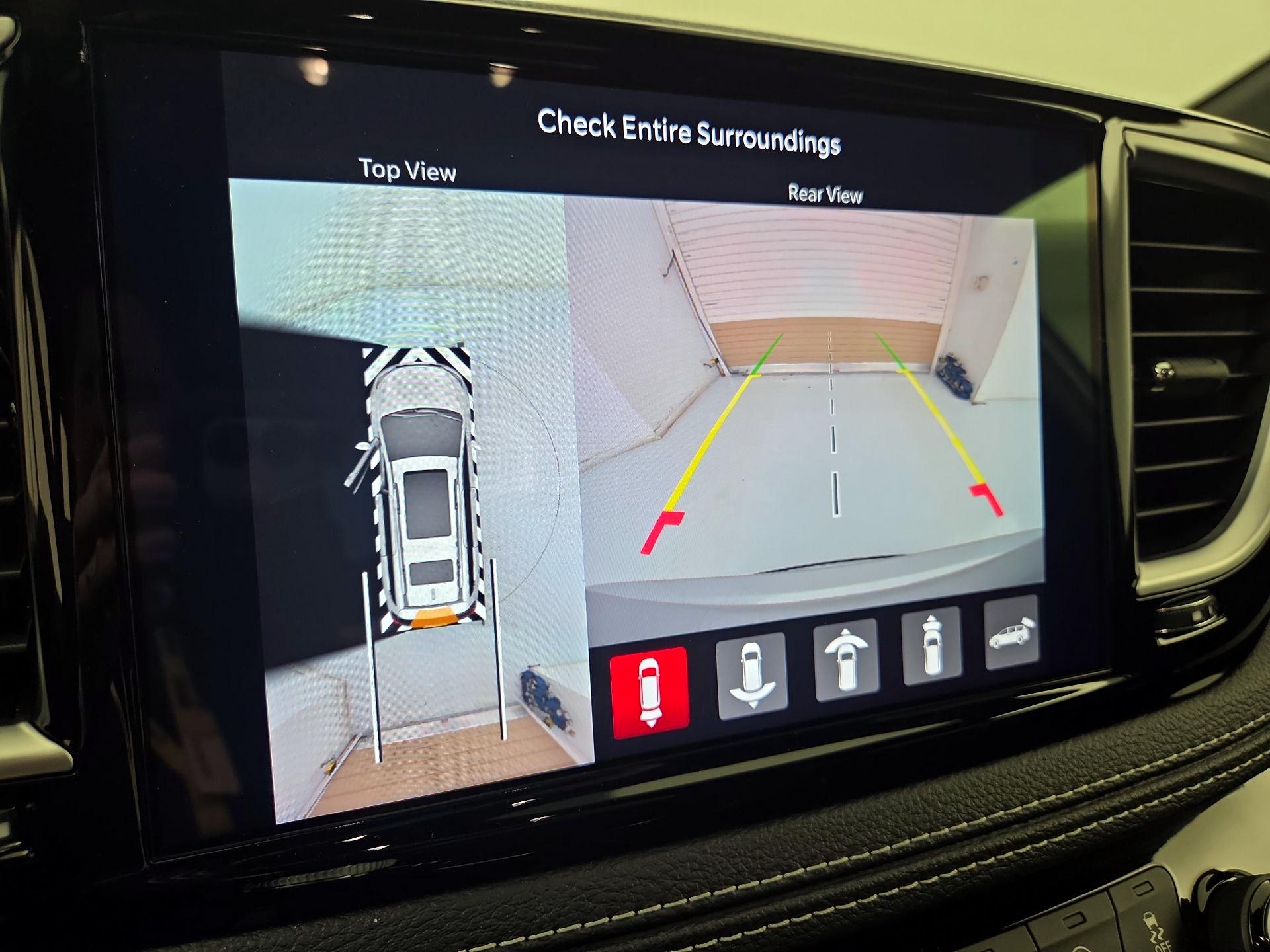 Thumbnail: 2023 Chrysler Pacifica - 15