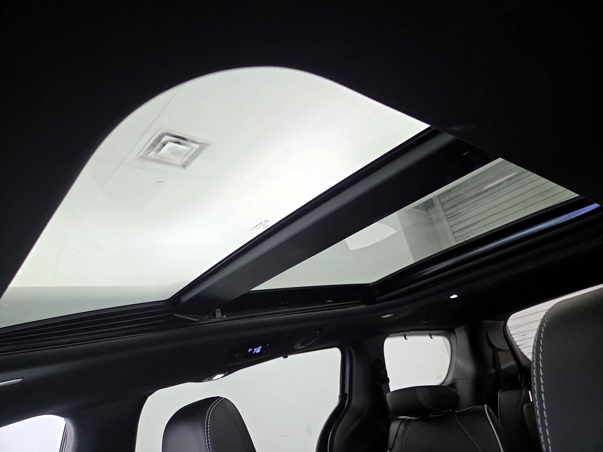 Thumbnail: 2023 Chrysler Pacifica - 20