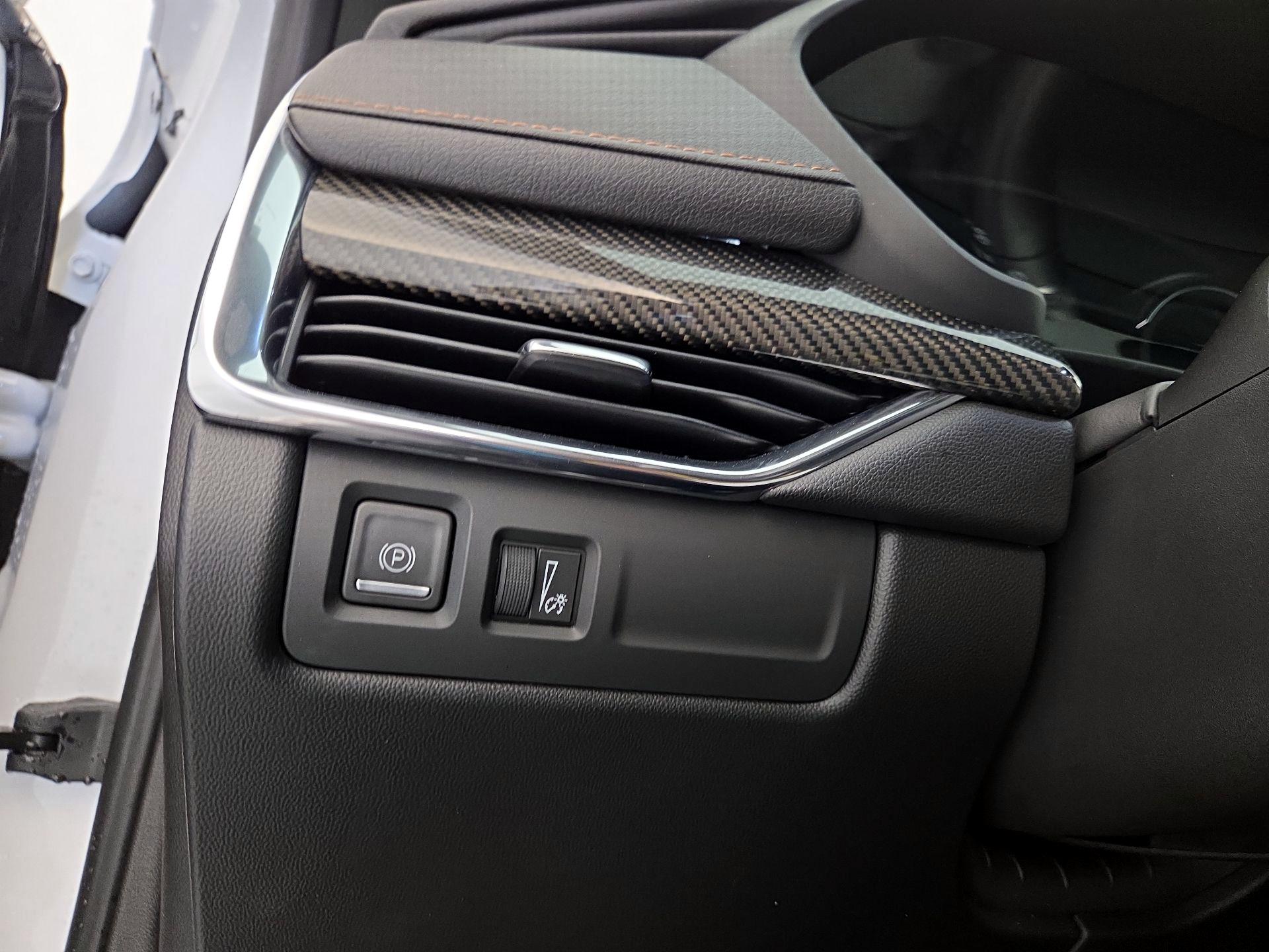 Thumbnail: 2020 Cadillac XT4 - 13