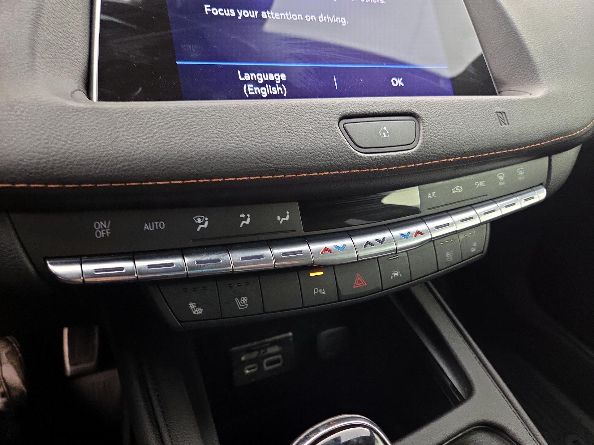 Thumbnail: 2020 Cadillac XT4 - 16