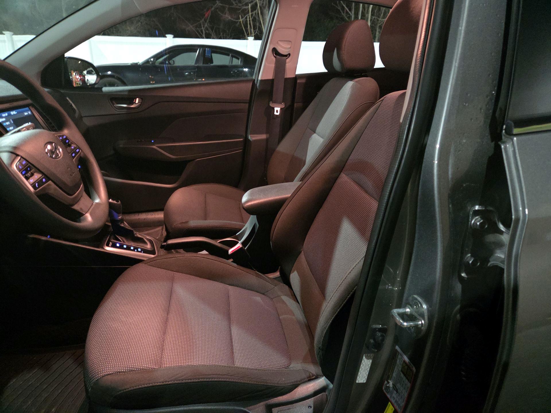 Thumbnail: 2022 Hyundai Accent - 9