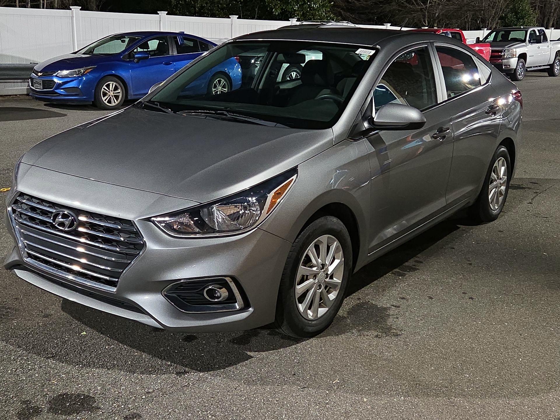 Thumbnail: 2022 Hyundai Accent - 3