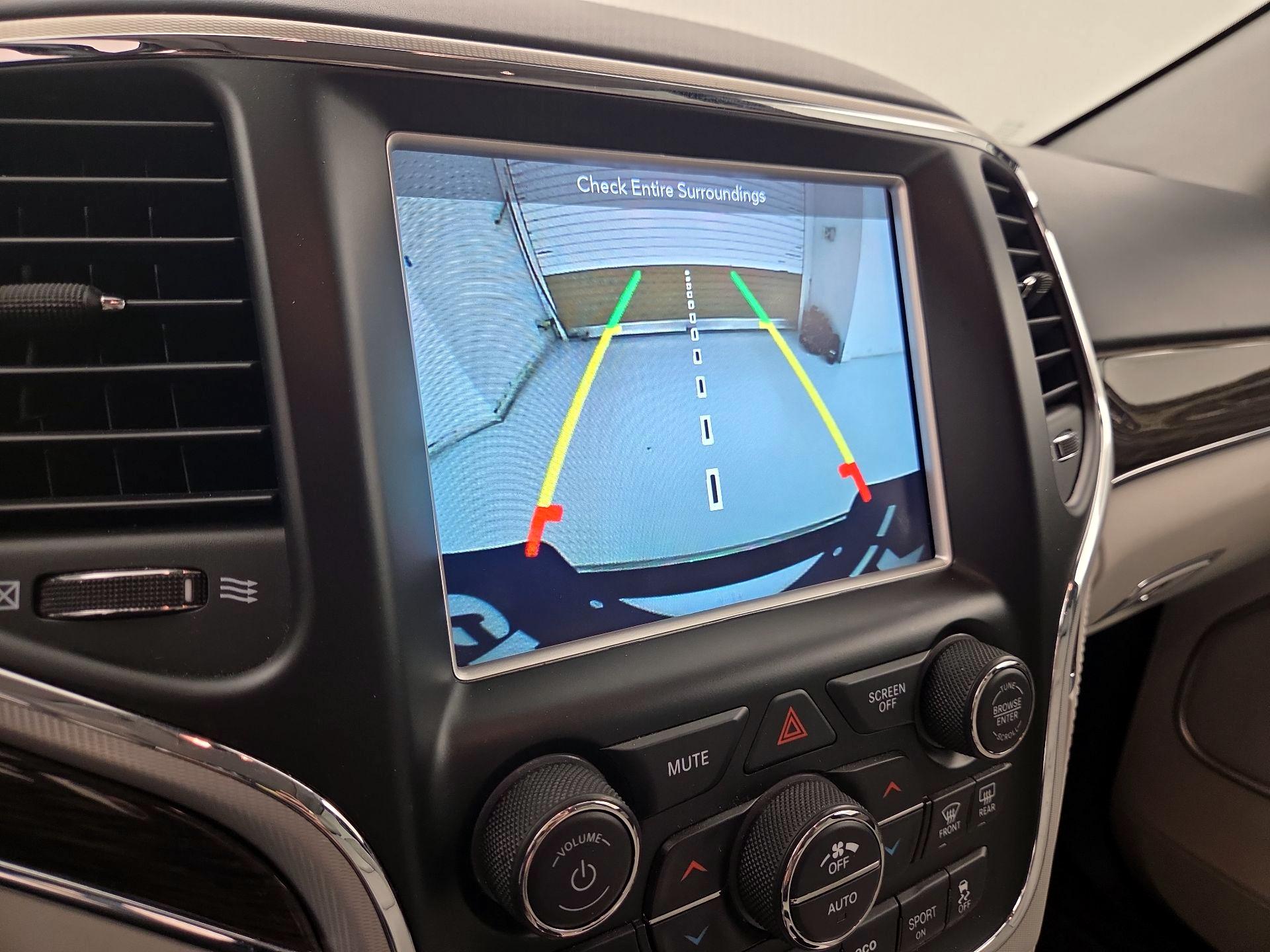 Thumbnail: 2018 Jeep Grand Cherokee - 15