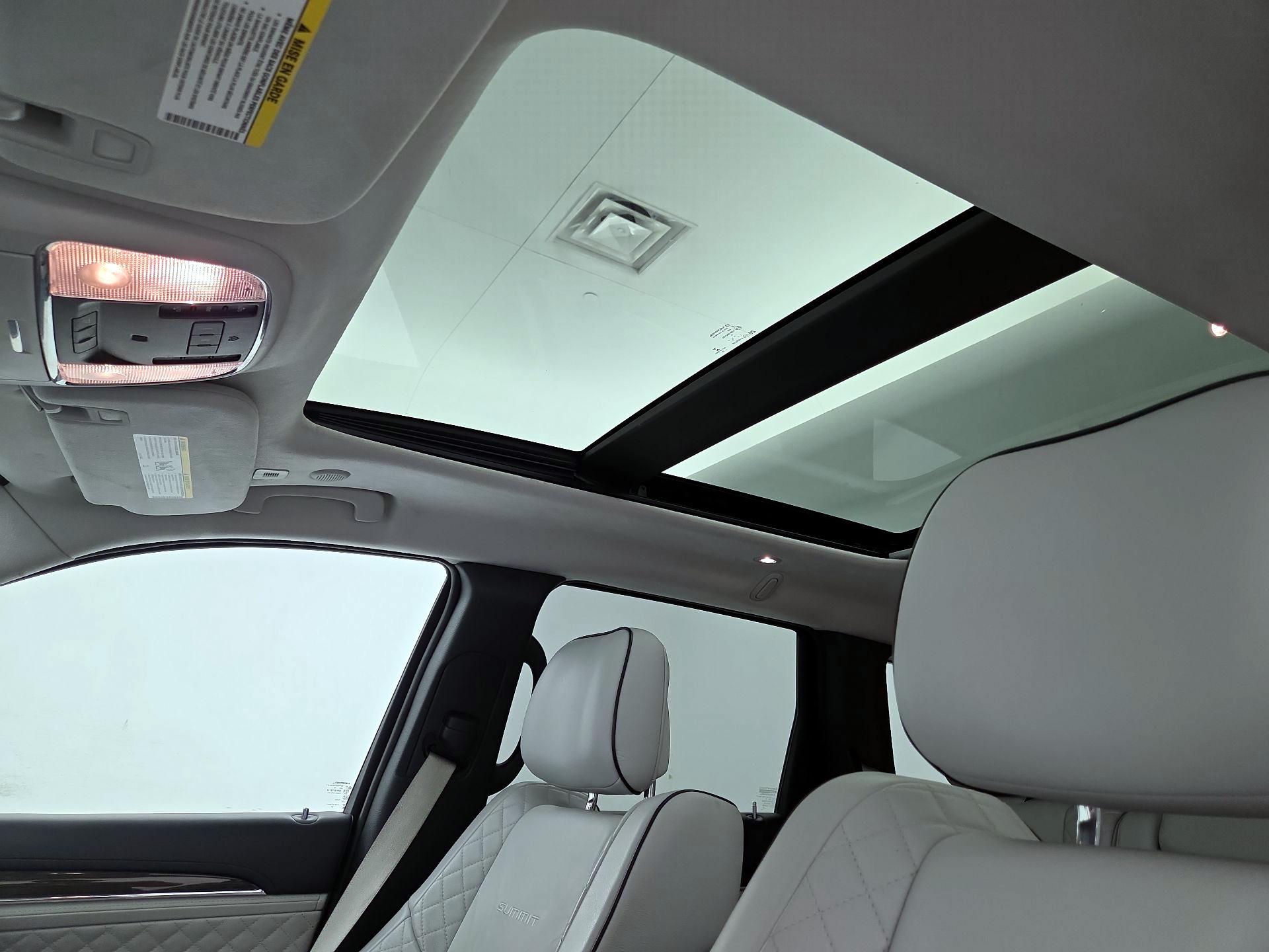 Thumbnail: 2018 Jeep Grand Cherokee - 20