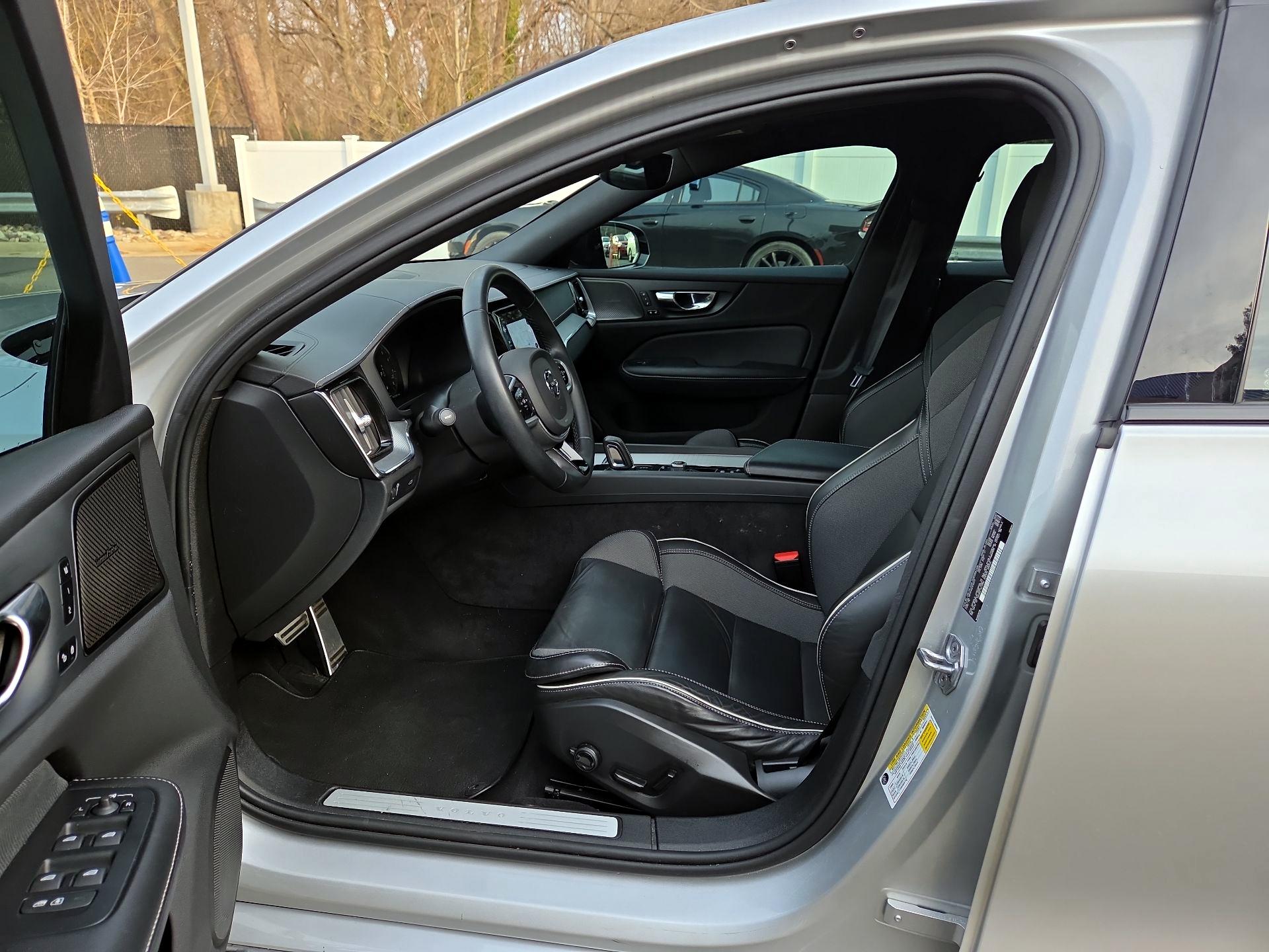 Thumbnail: 2022 Volvo S60 - 9