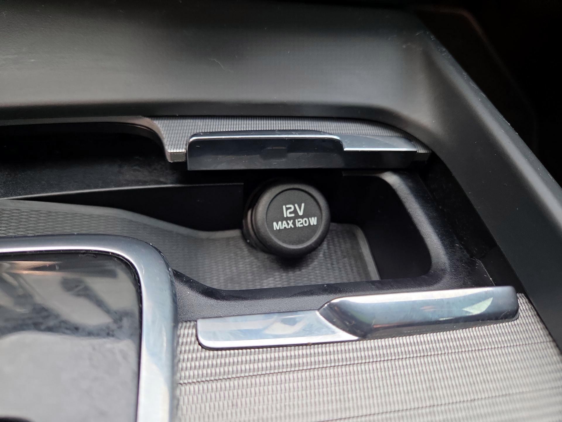 Thumbnail: 2022 Volvo S60 - 17