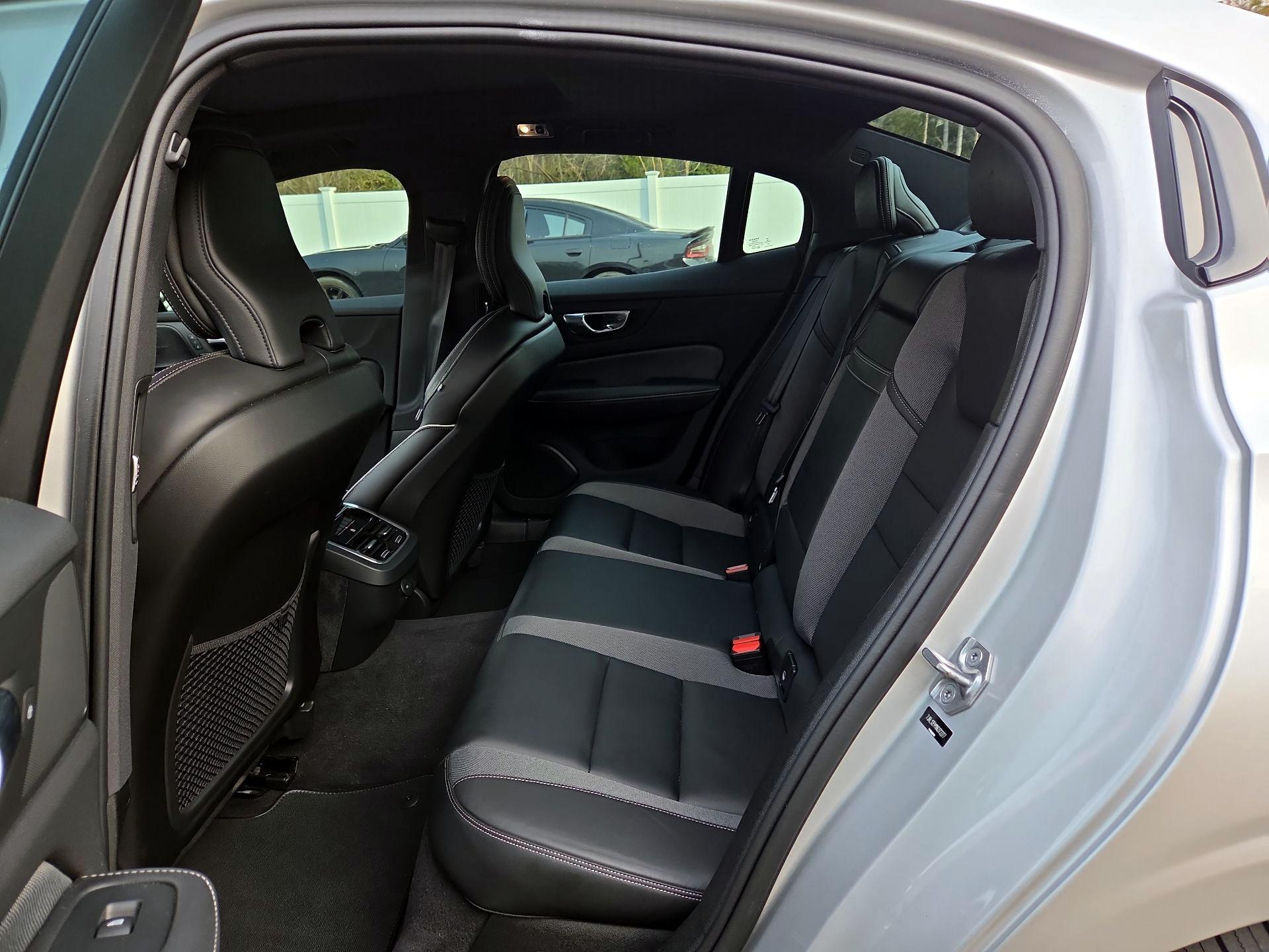 Thumbnail: 2022 Volvo S60 - 19