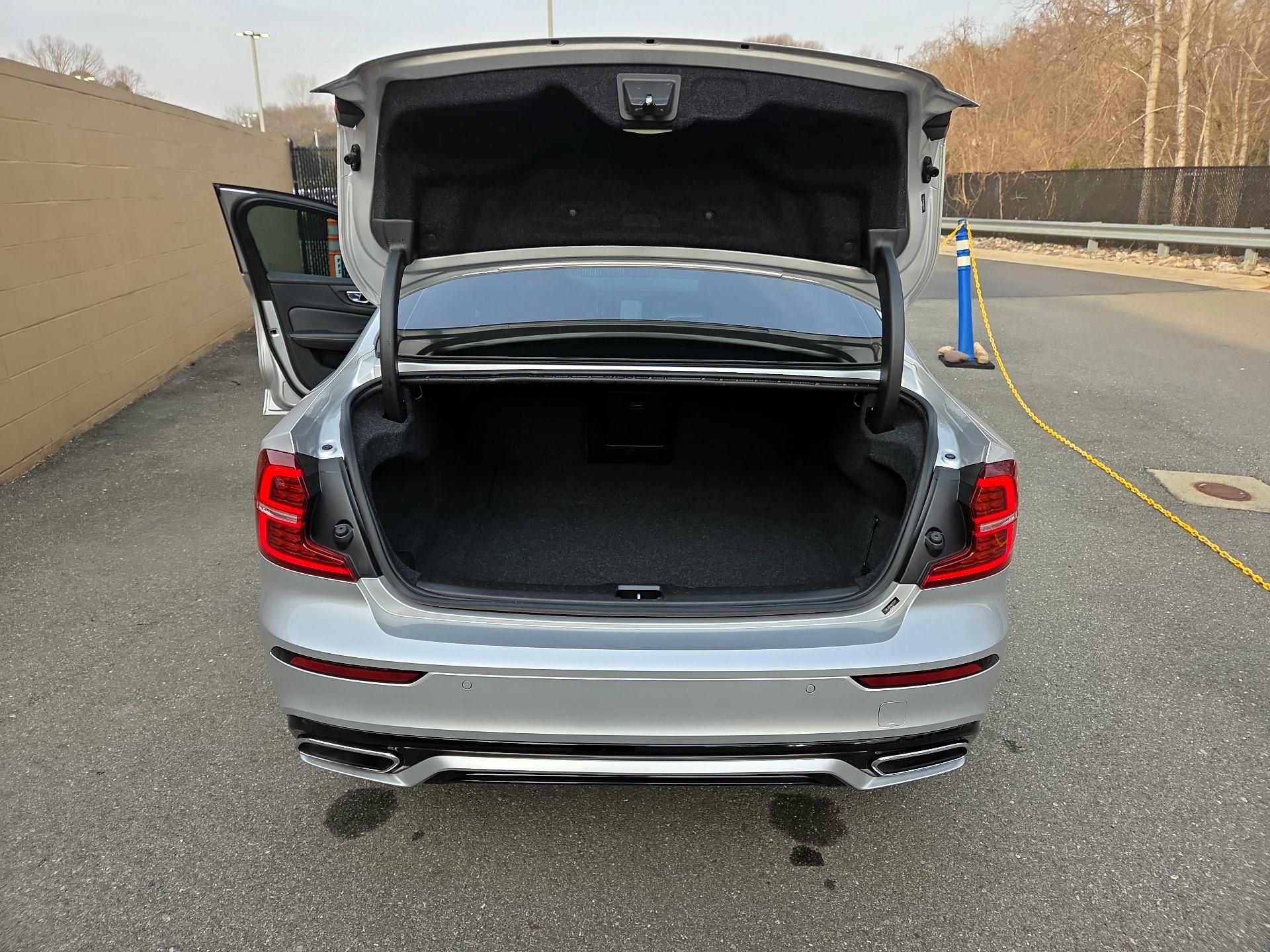 Thumbnail: 2022 Volvo S60 - 20