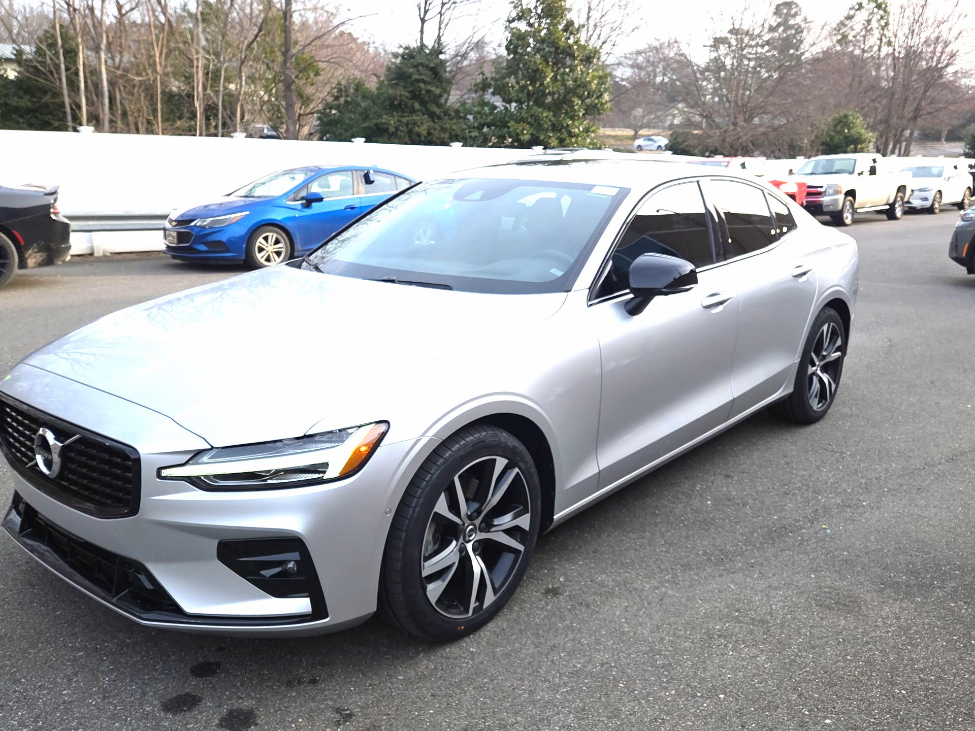 Thumbnail: 2022 Volvo S60 - 3