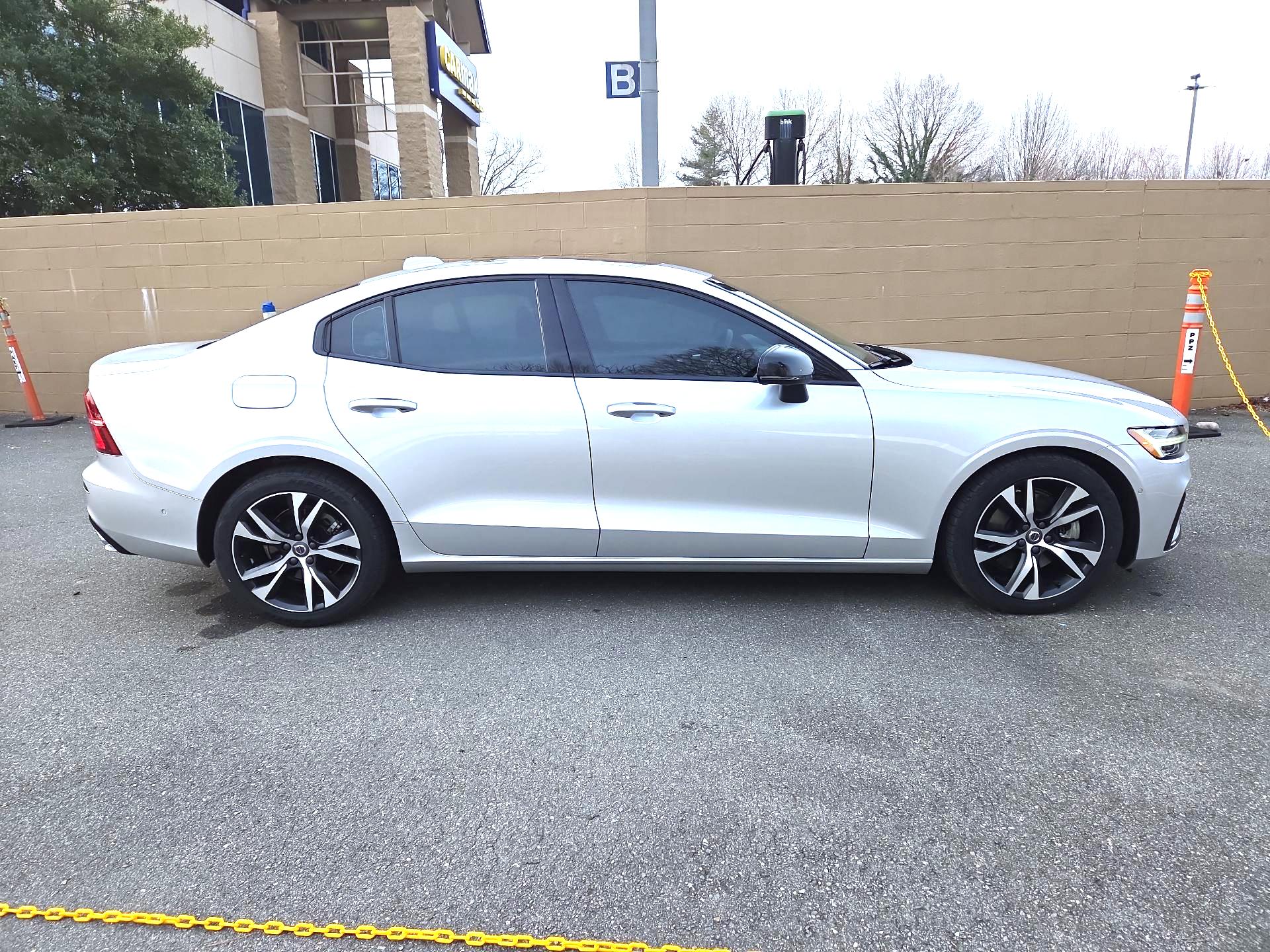 Thumbnail: 2022 Volvo S60 - 4