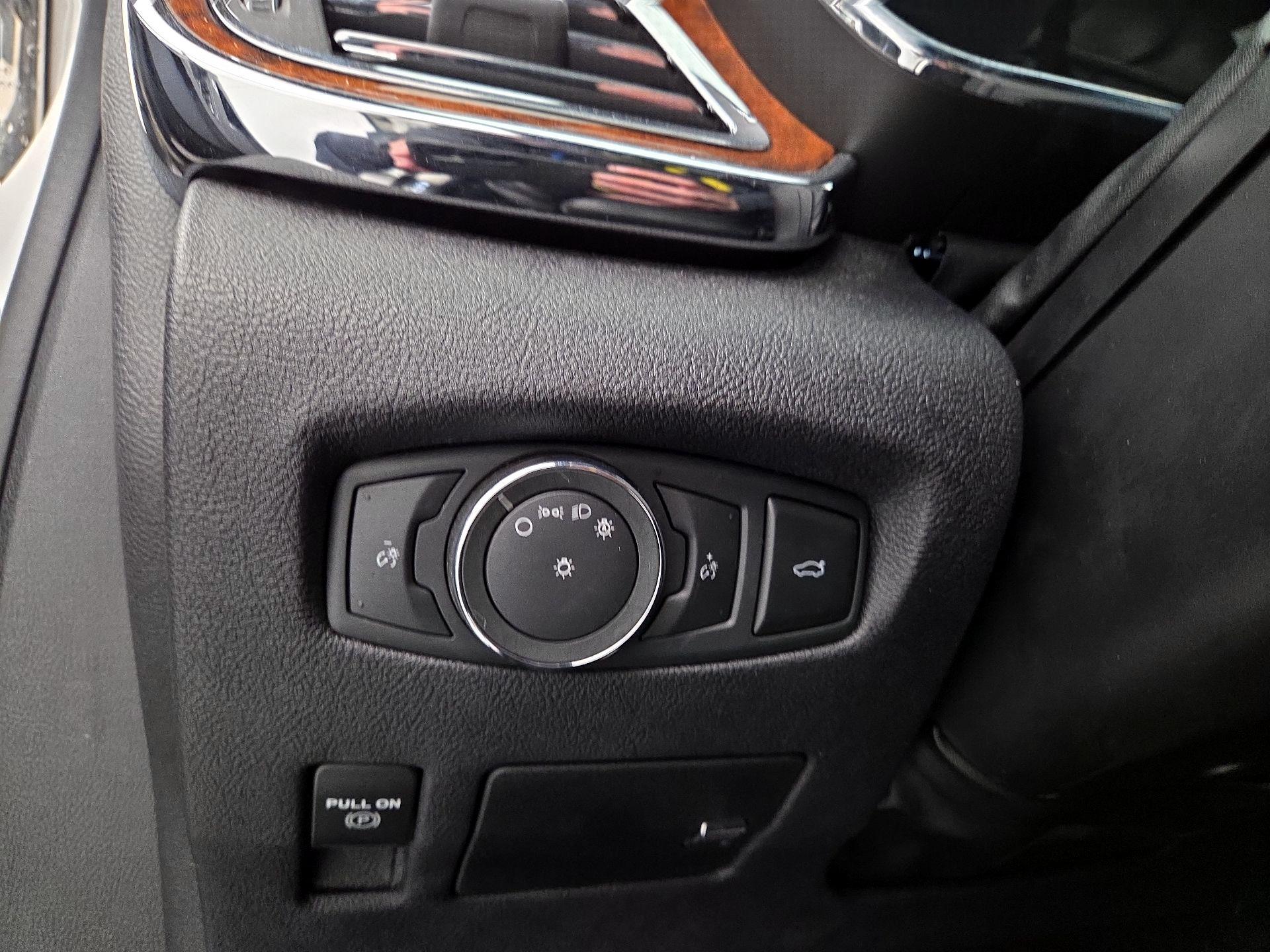 Thumbnail: 2019 Lincoln Continental - 13