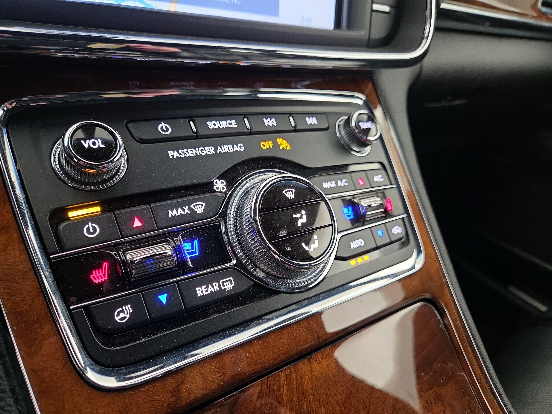 Thumbnail: 2019 Lincoln Continental - 16