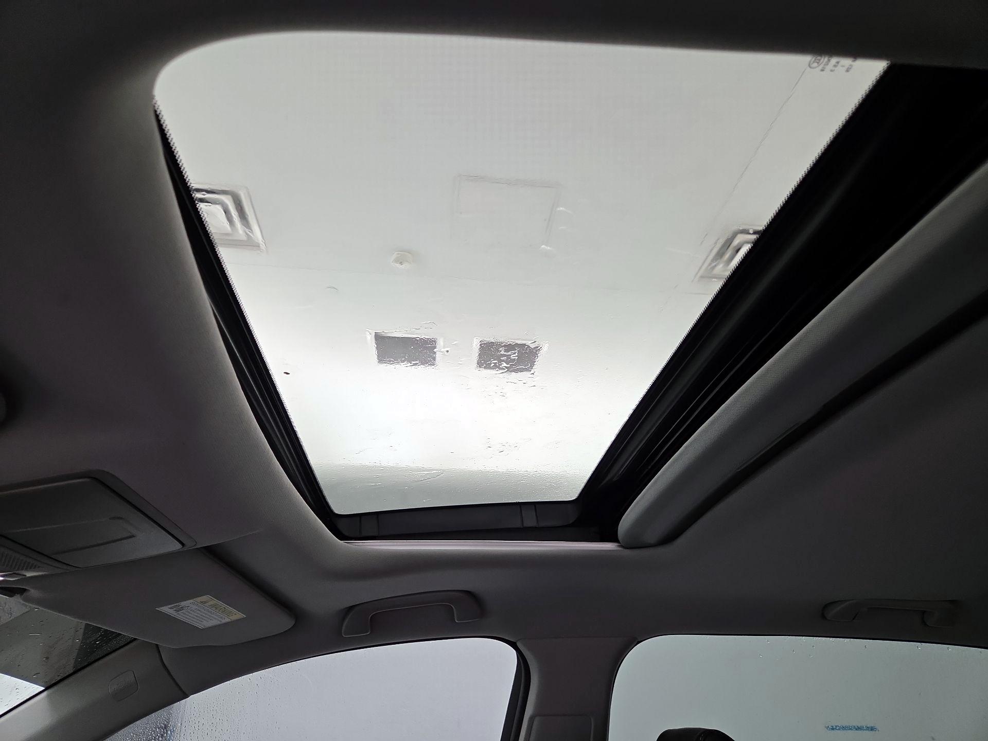 Thumbnail: 2019 Acura MDX - 19