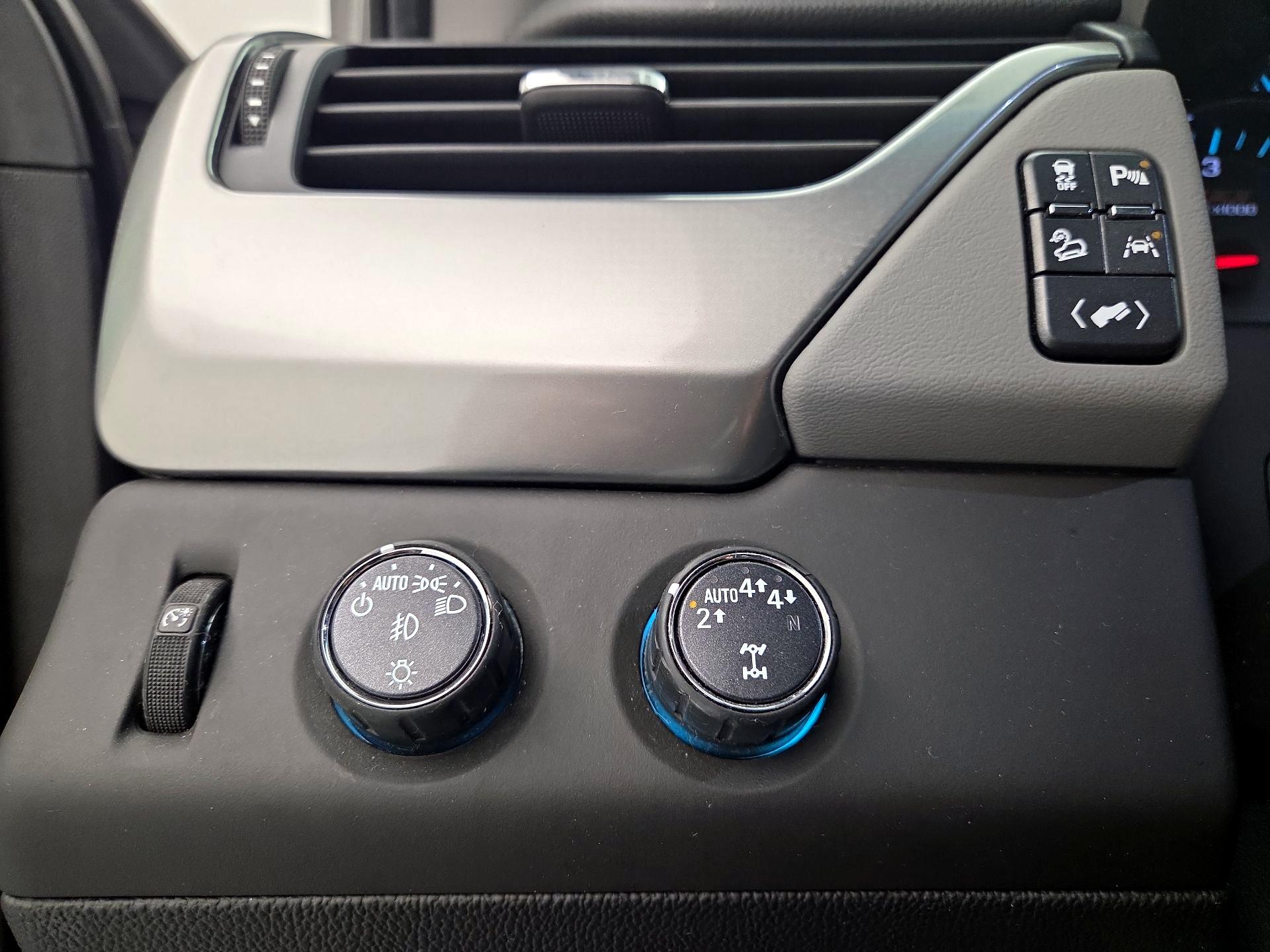 Thumbnail: 2019 Chevrolet Tahoe - 13