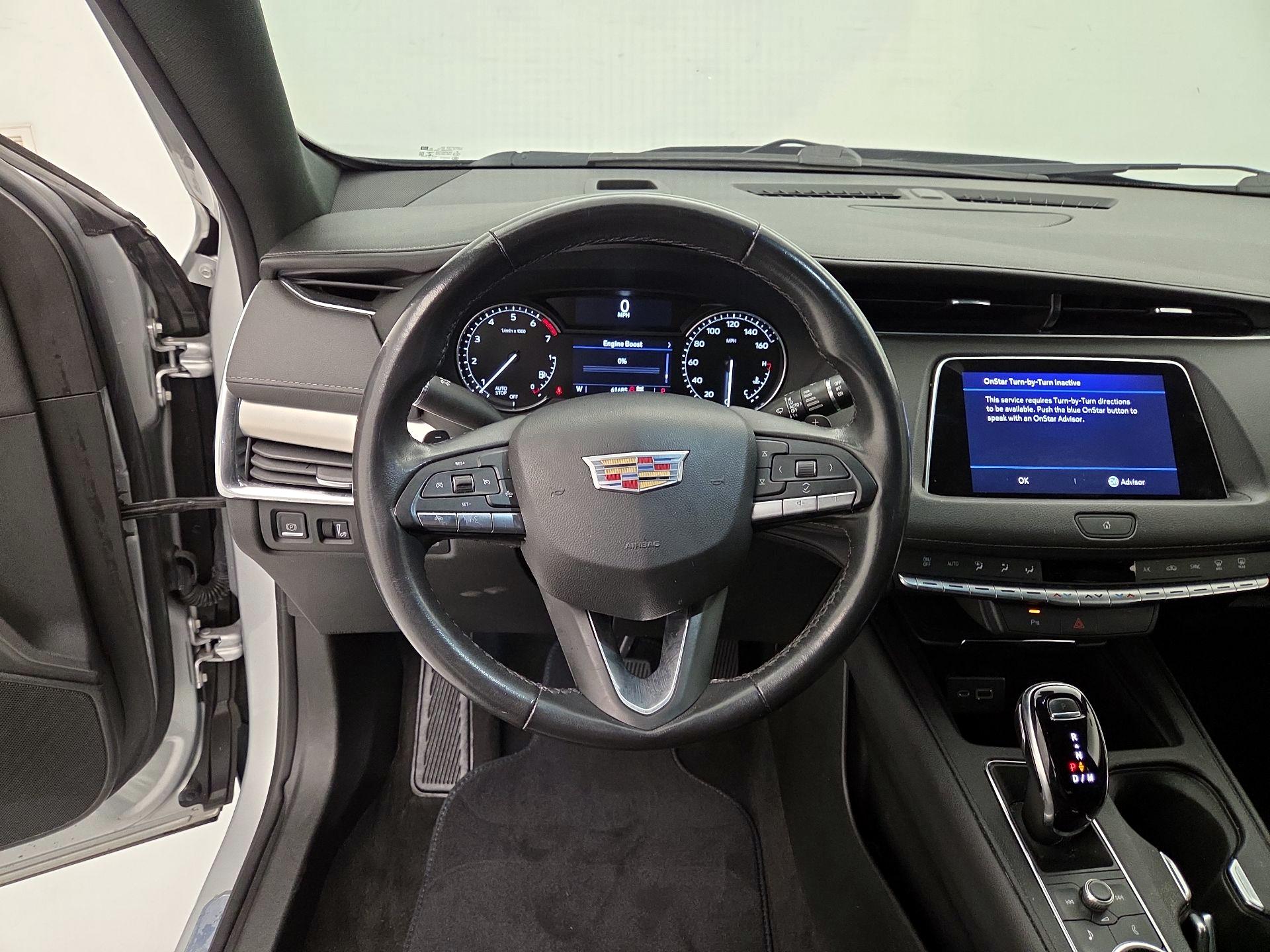 Thumbnail: 2022 Cadillac XT4 - 10