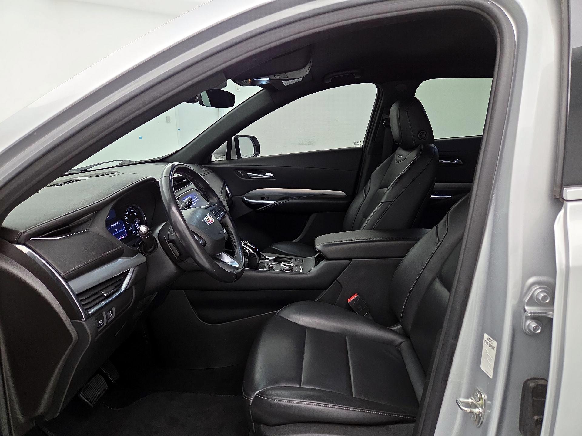 Thumbnail: 2022 Cadillac XT4 - 11