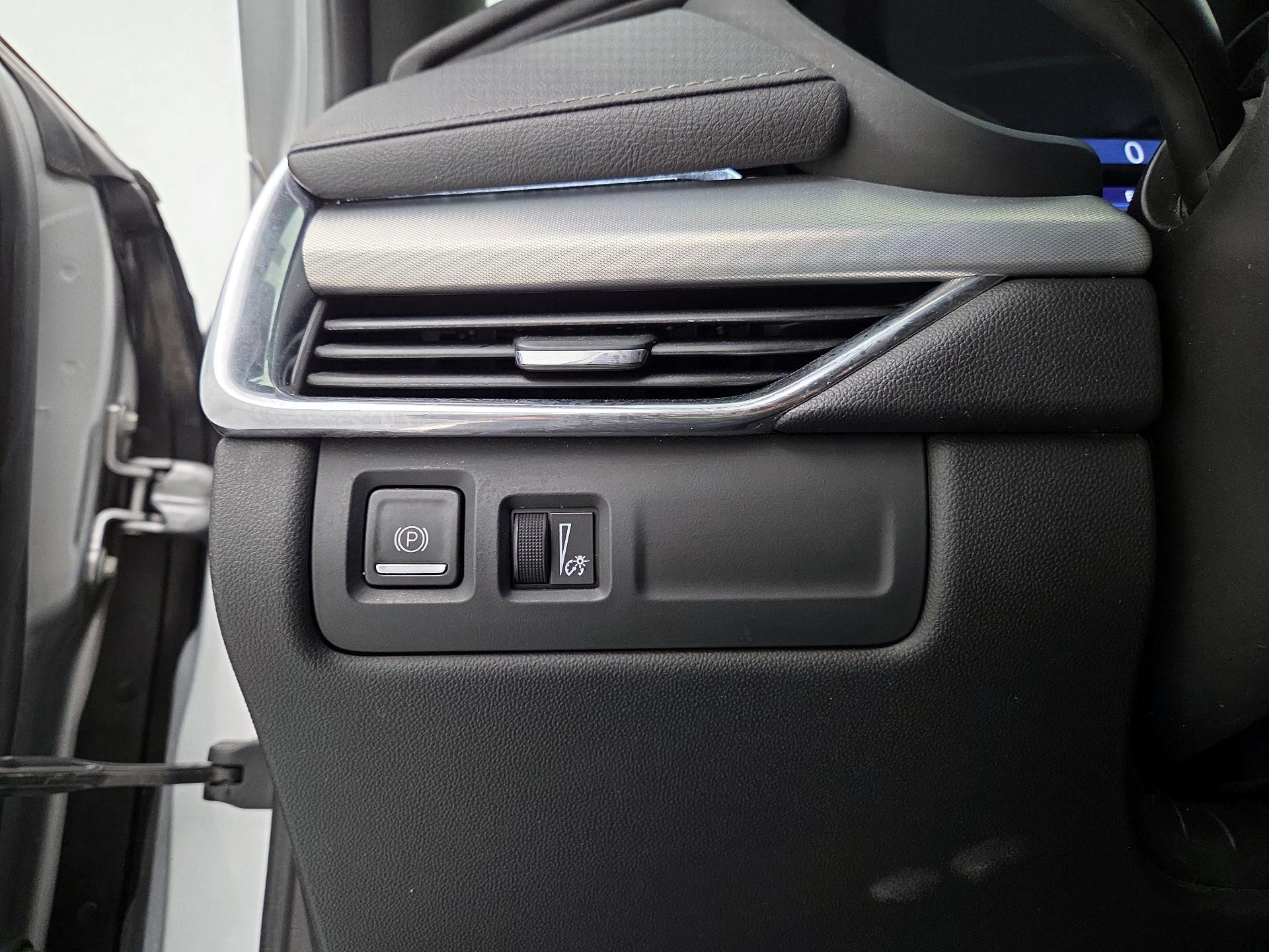 Thumbnail: 2022 Cadillac XT4 - 13