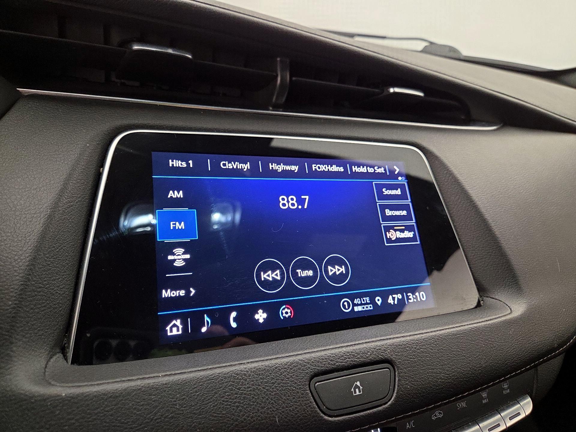 Thumbnail: 2022 Cadillac XT4 - 15