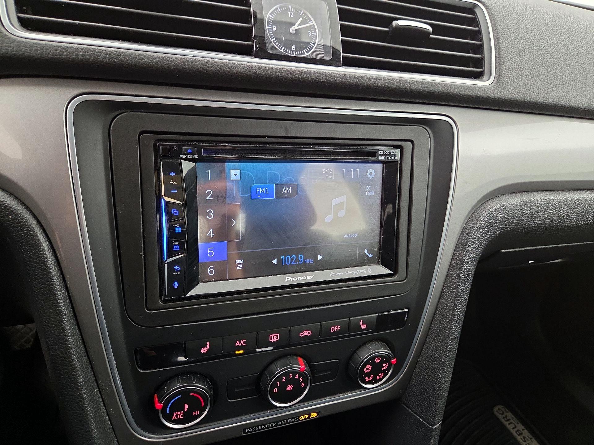 Thumbnail: 2015 Volkswagen Passat - 13