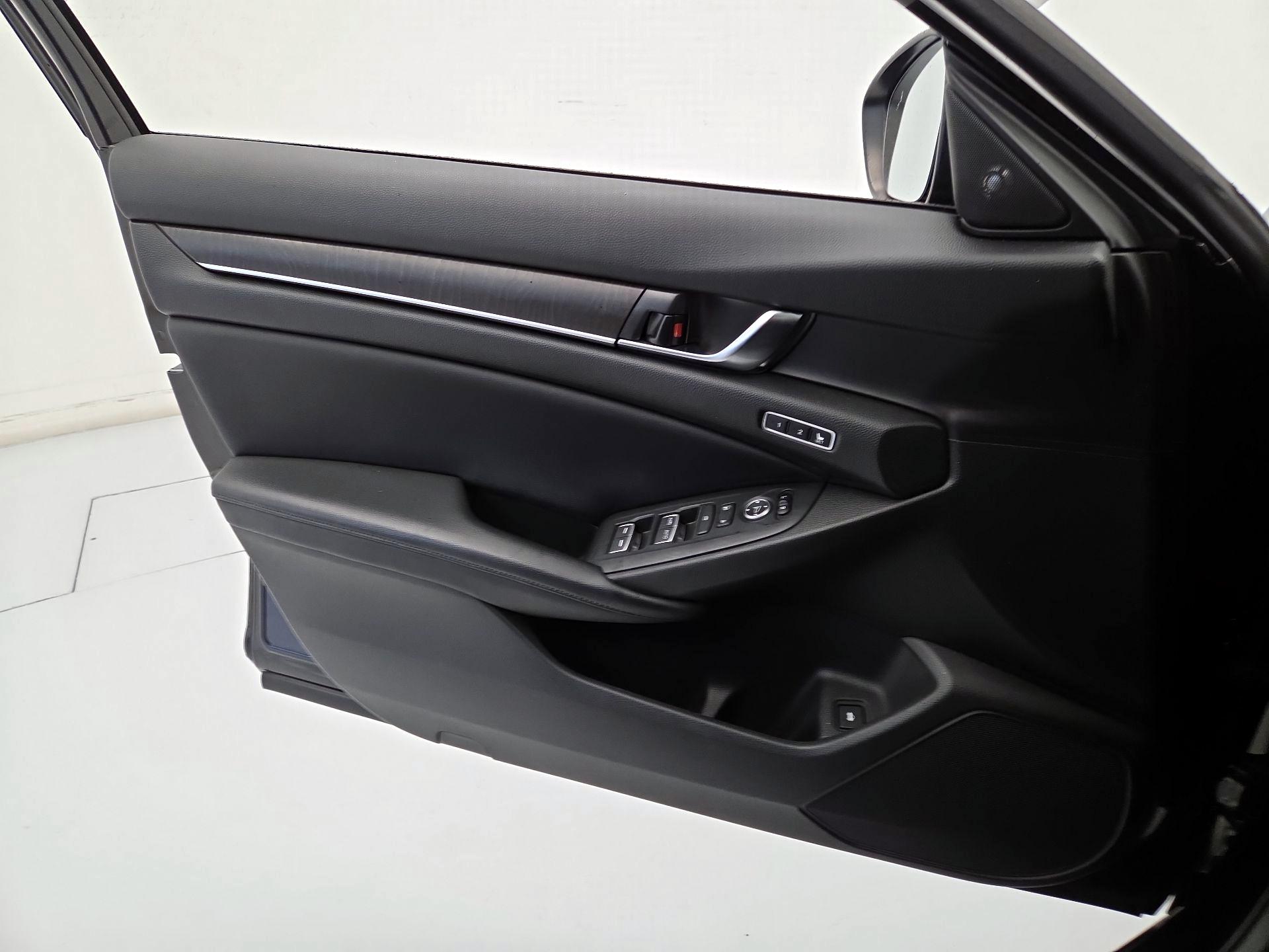 Thumbnail: 2018 Honda Accord - 12