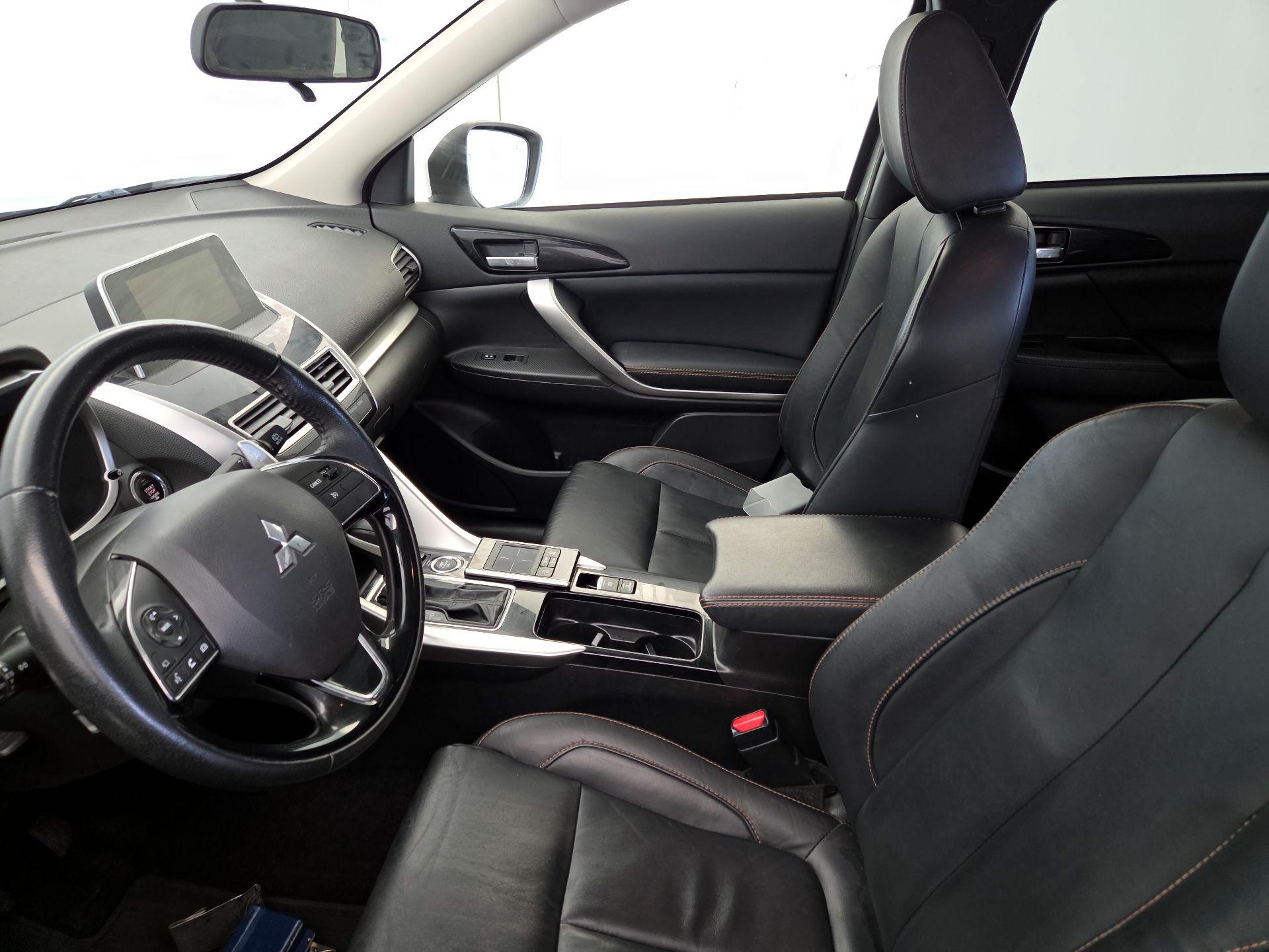 Thumbnail: 2018 Mitsubishi Eclipse Cross - 11