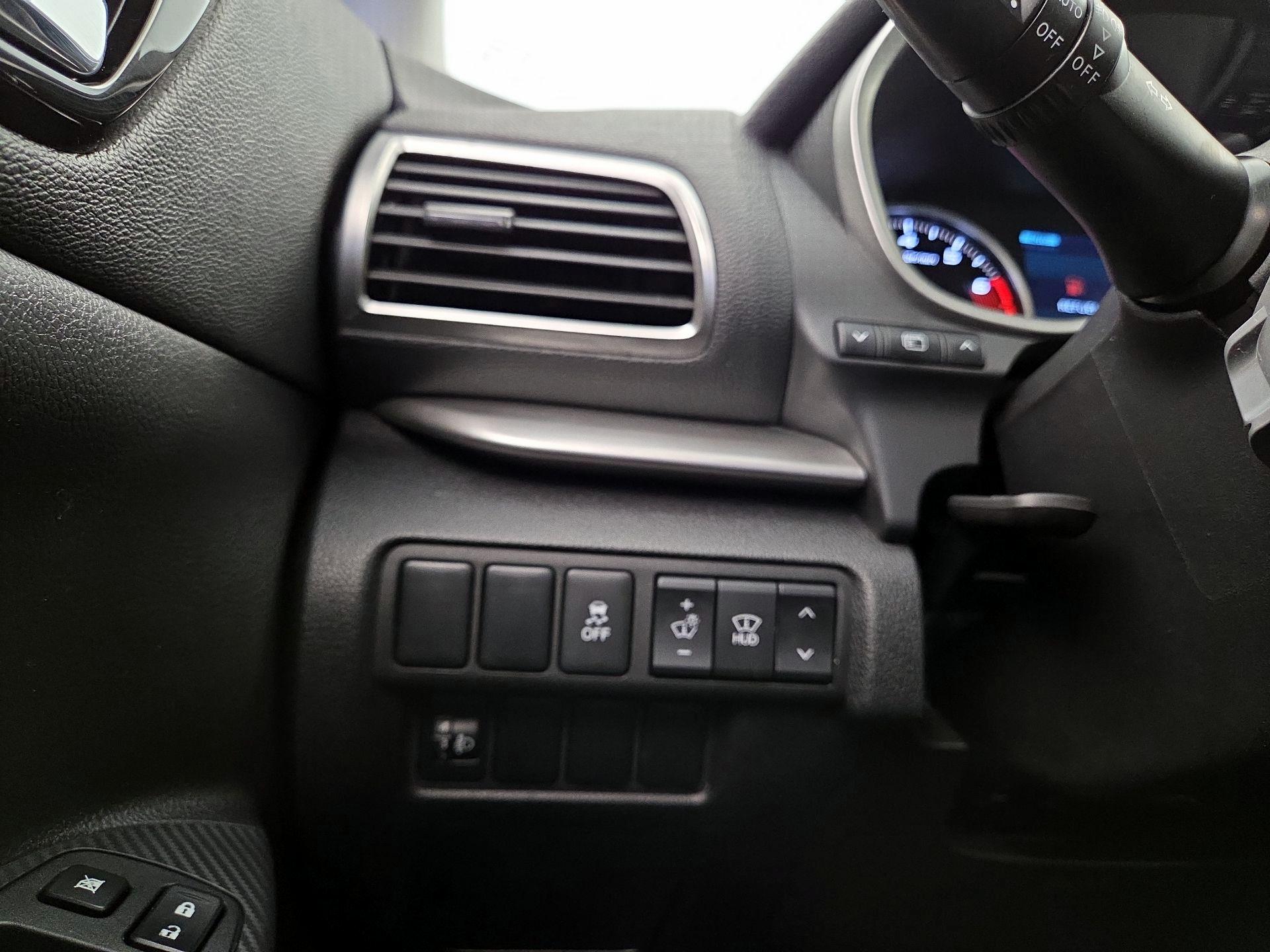 Thumbnail: 2018 Mitsubishi Eclipse Cross - 13