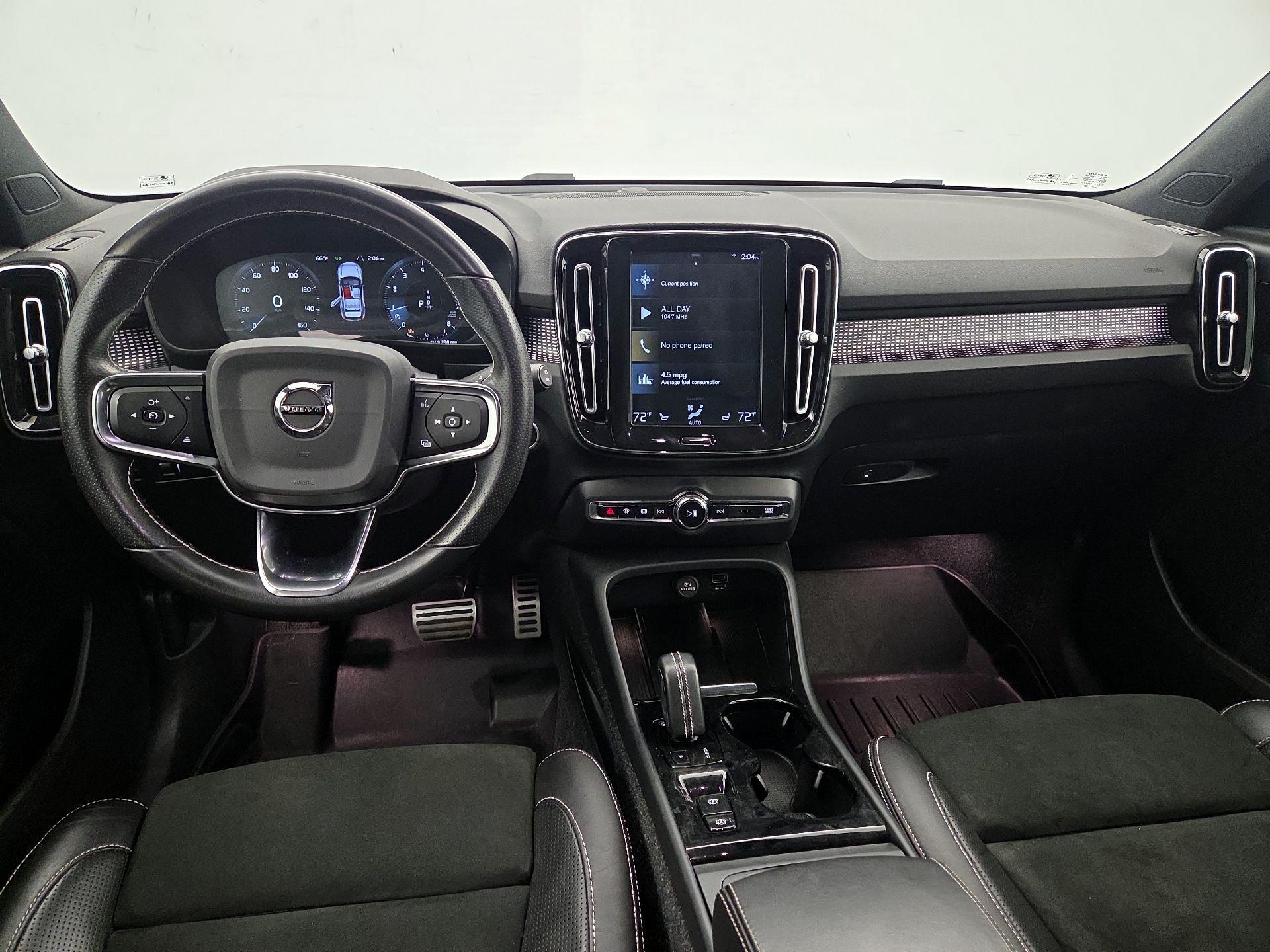 Thumbnail: 2021 Volvo XC40 - 9