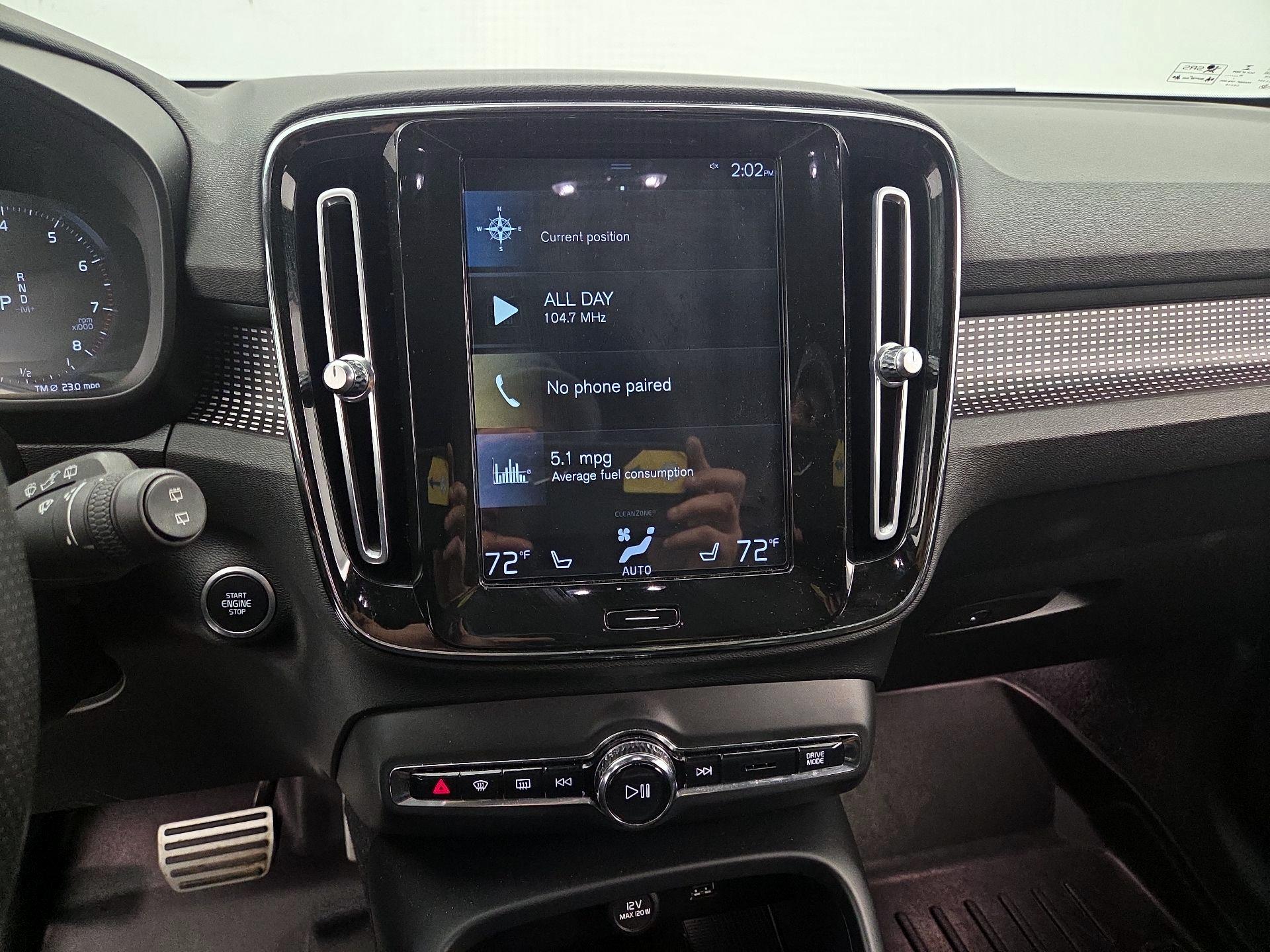 Thumbnail: 2021 Volvo XC40 - 15