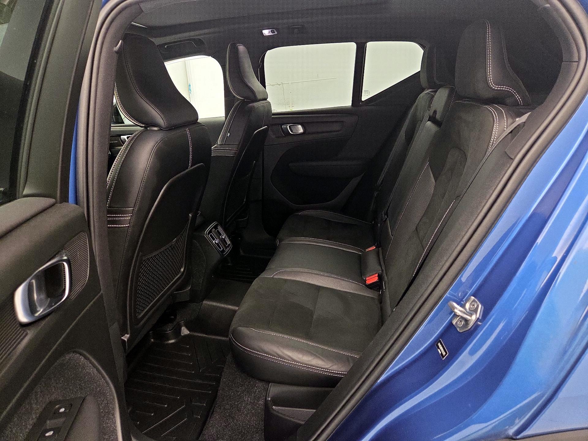 Thumbnail: 2021 Volvo XC40 - 19