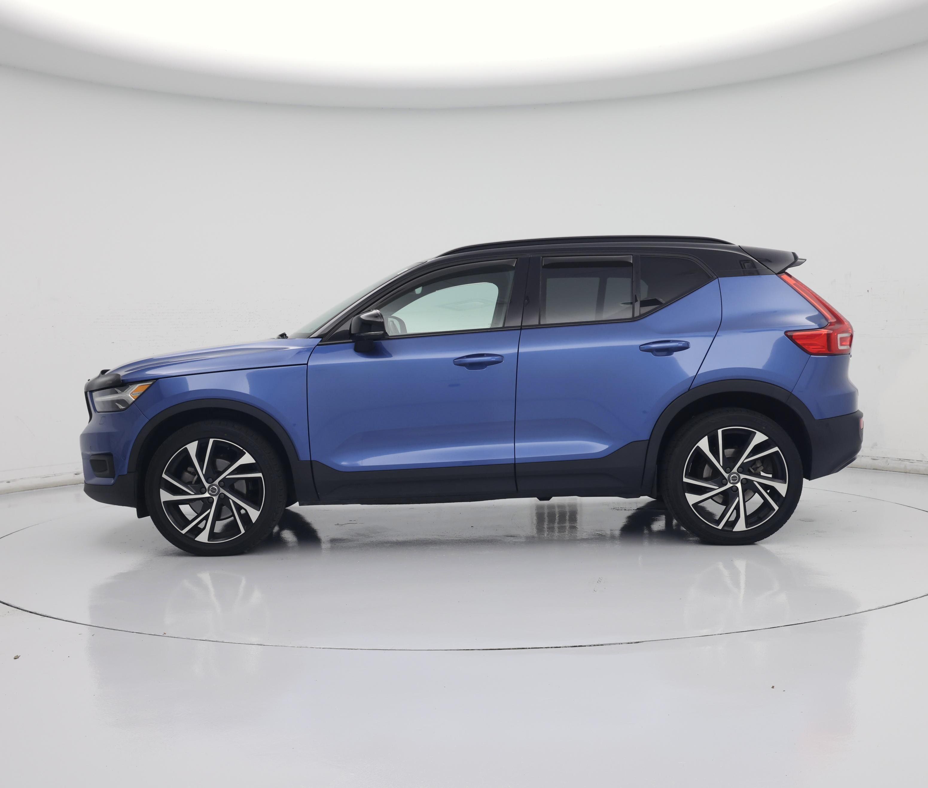 Thumbnail: 2021 Volvo XC40 - 3