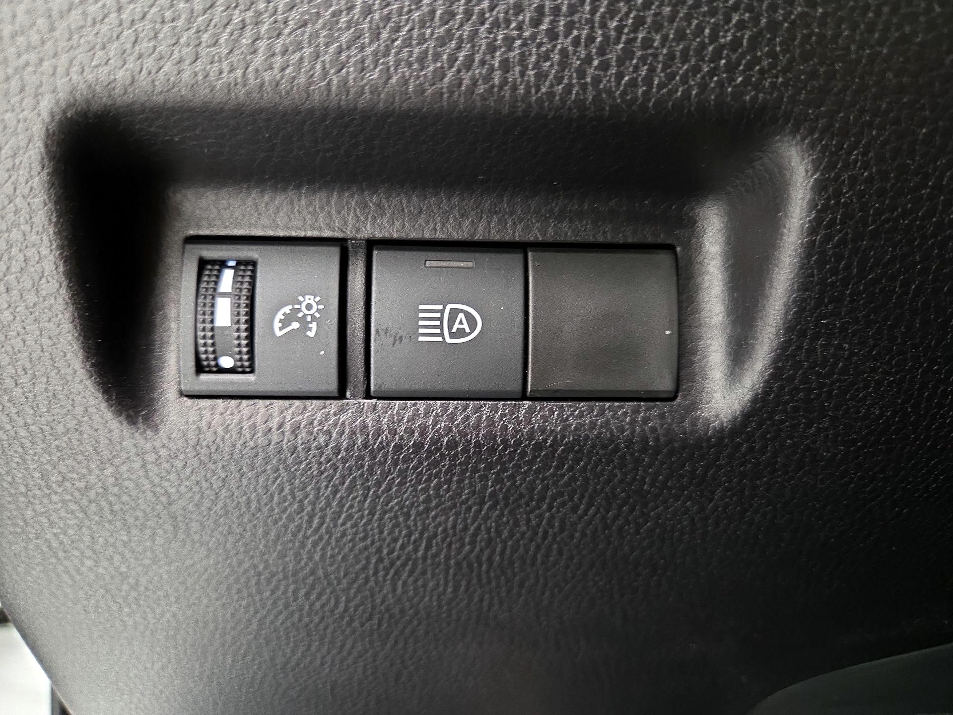 Thumbnail: 2025 Toyota RAV4 - 13