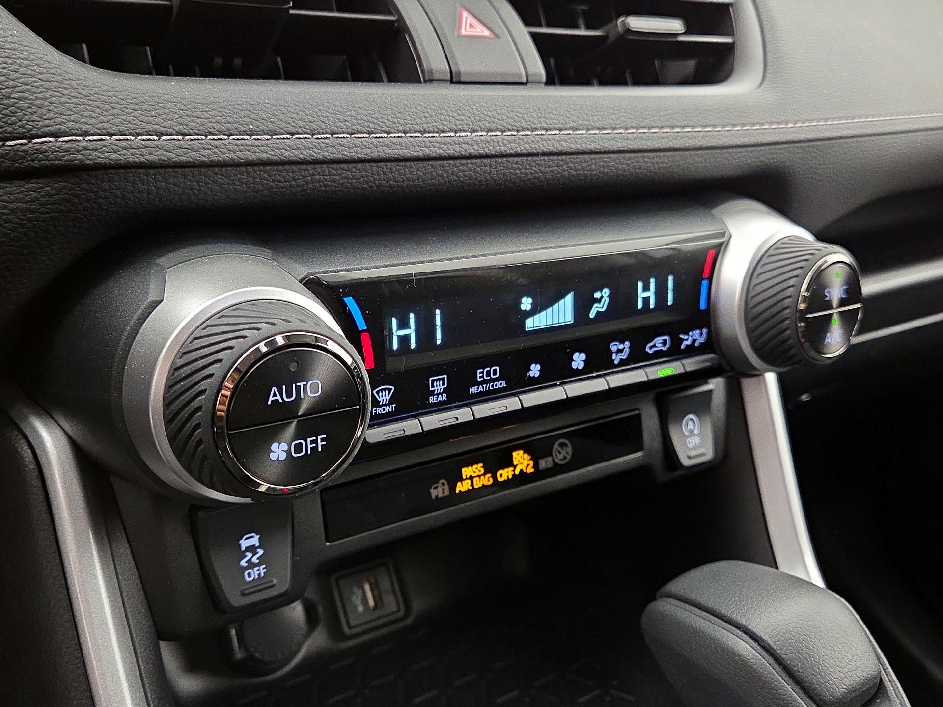 Thumbnail: 2025 Toyota RAV4 - 16