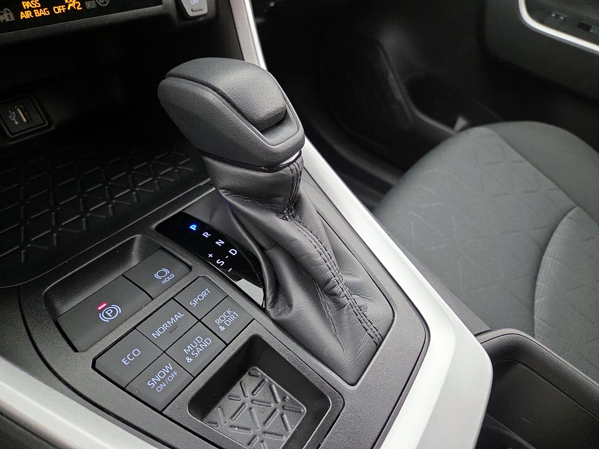 Thumbnail: 2025 Toyota RAV4 - 17