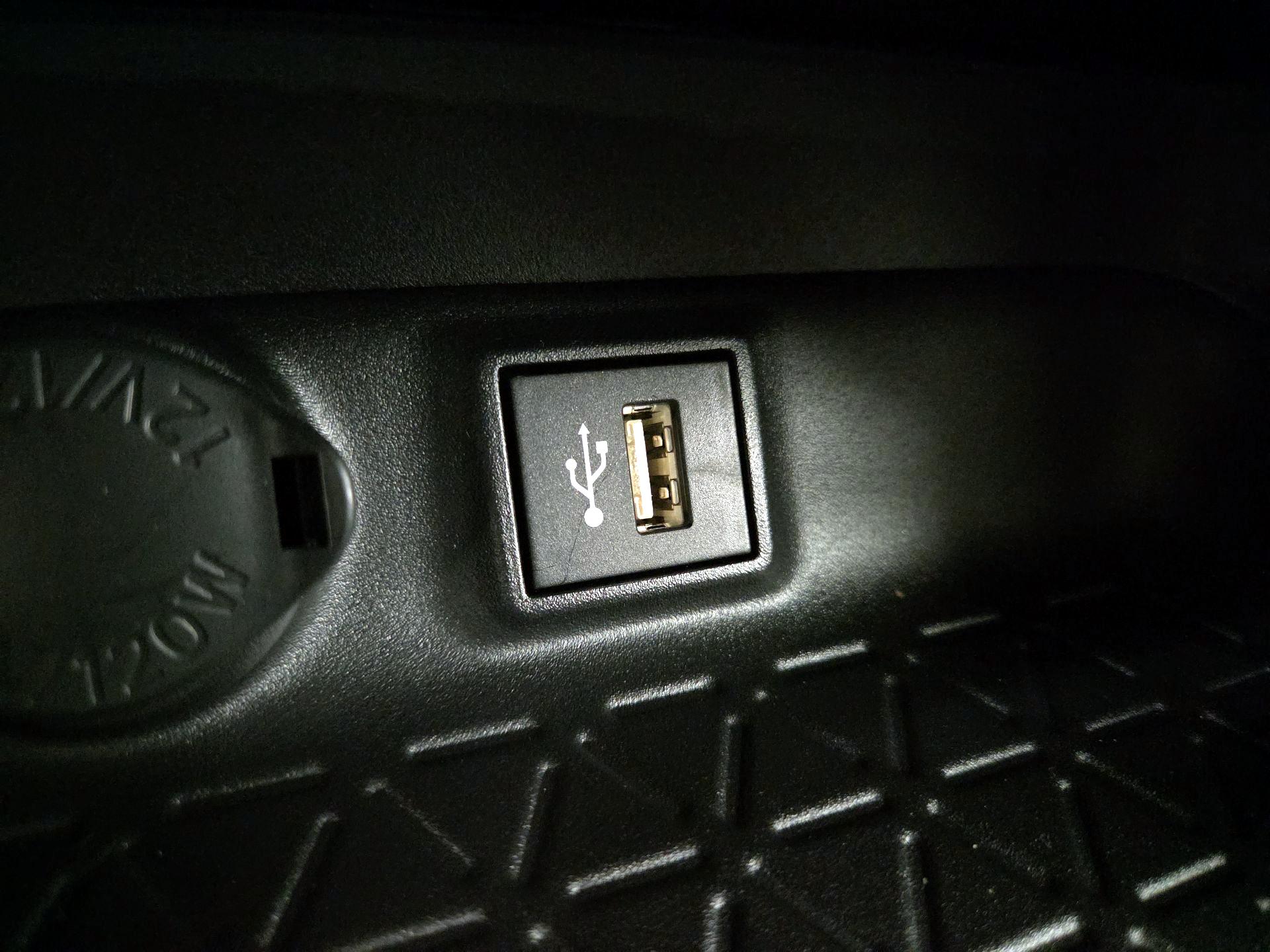 Thumbnail: 2025 Toyota RAV4 - 18