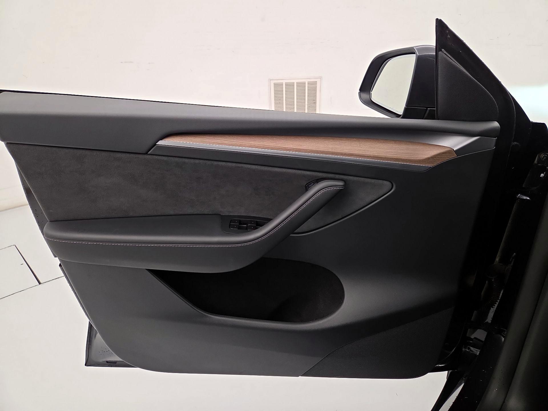 Thumbnail: 2025 Tesla Model Y - 12