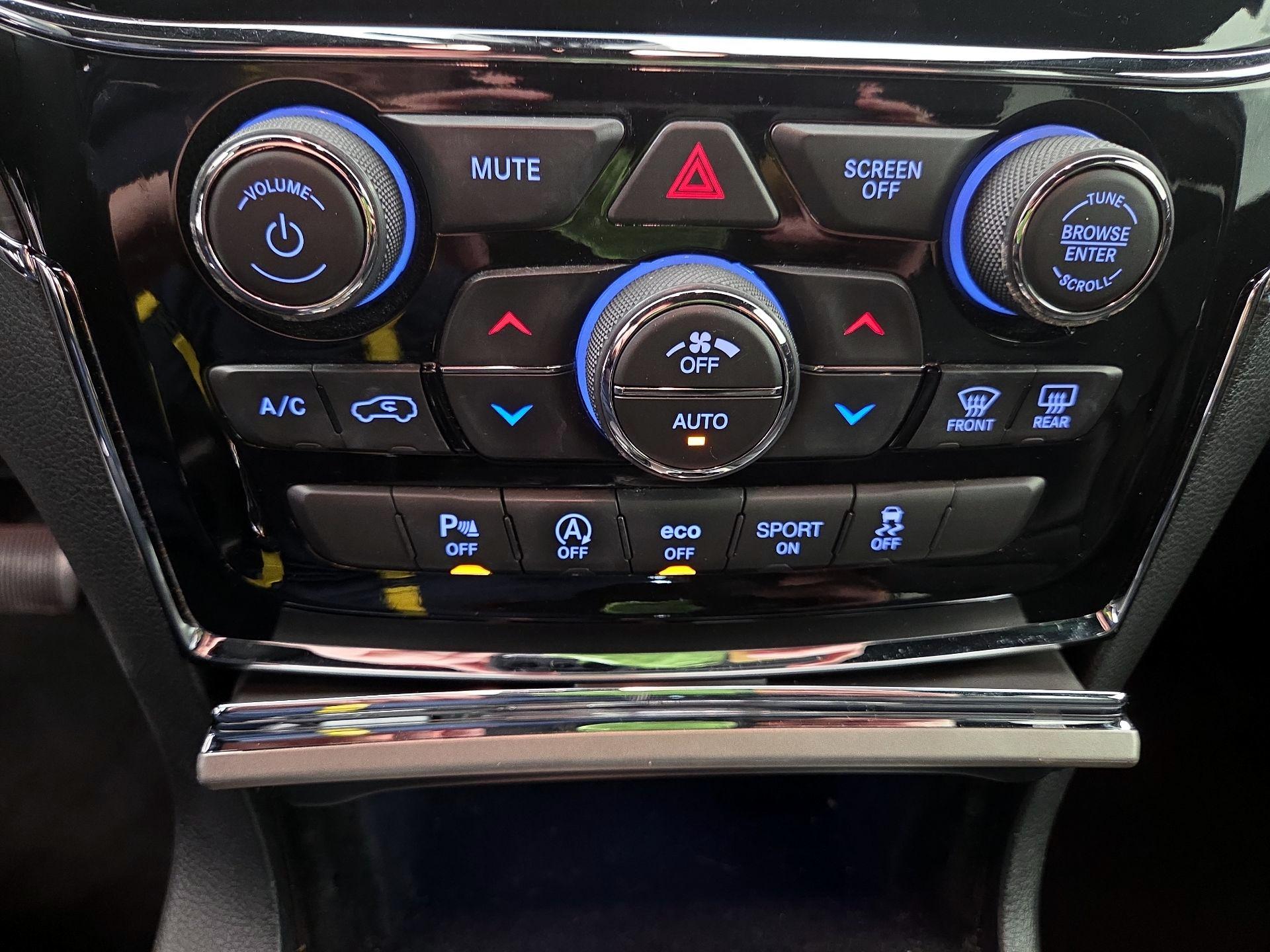 Thumbnail: 2019 Jeep Grand Cherokee - 17