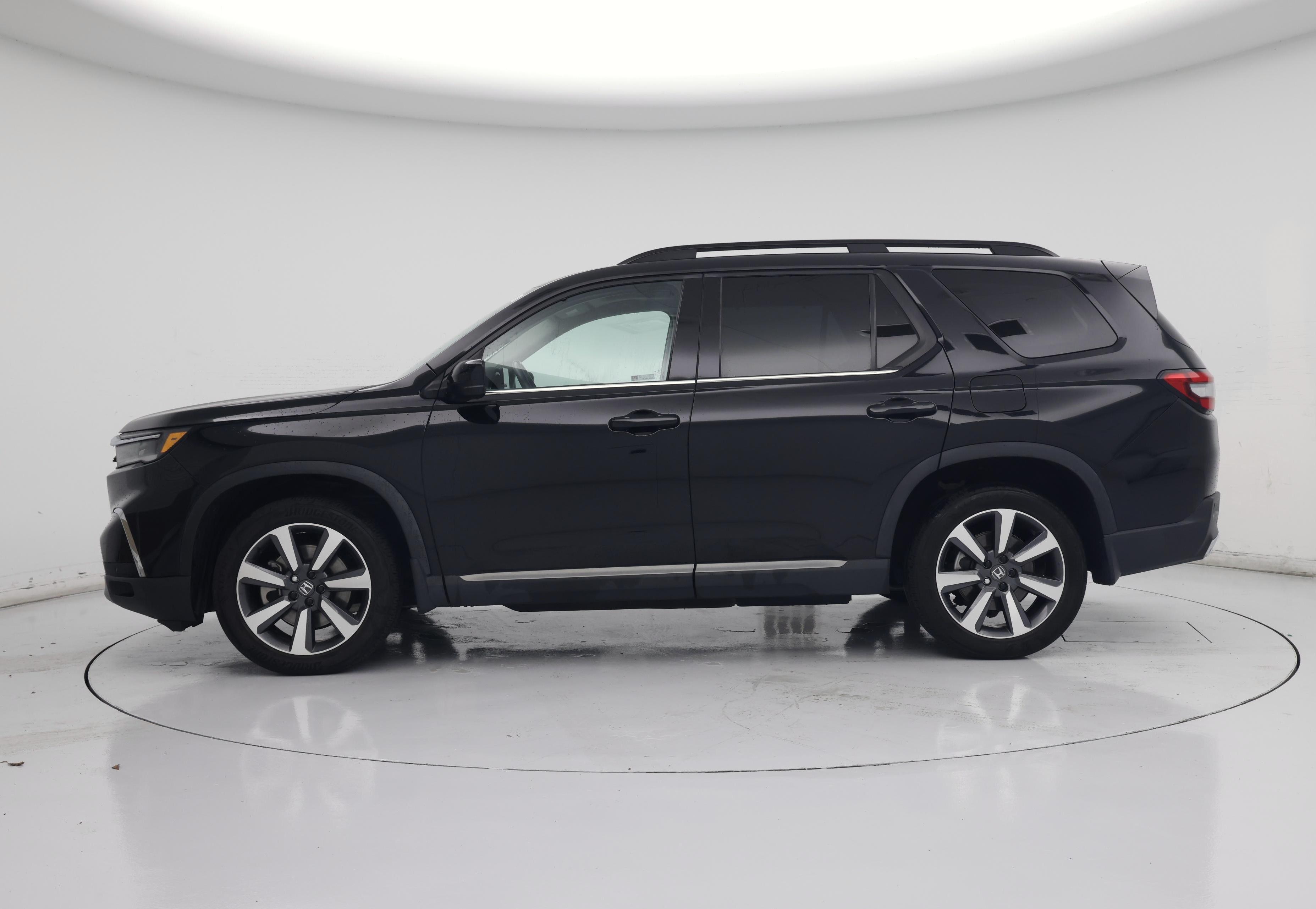 Thumbnail: 2023 Honda Pilot - 3