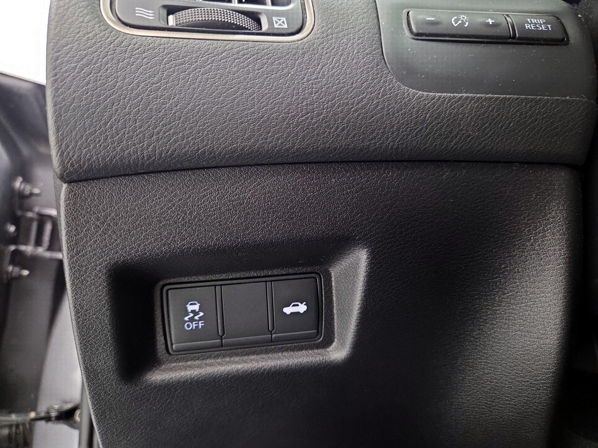 Thumbnail: 2018 INFINITI  - 13