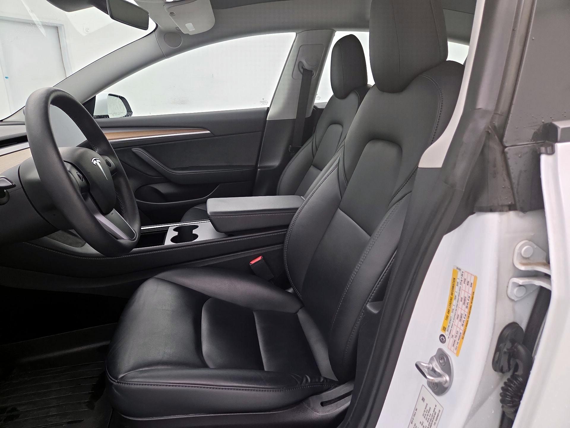 Thumbnail: 2022 Tesla Model 3 - 11