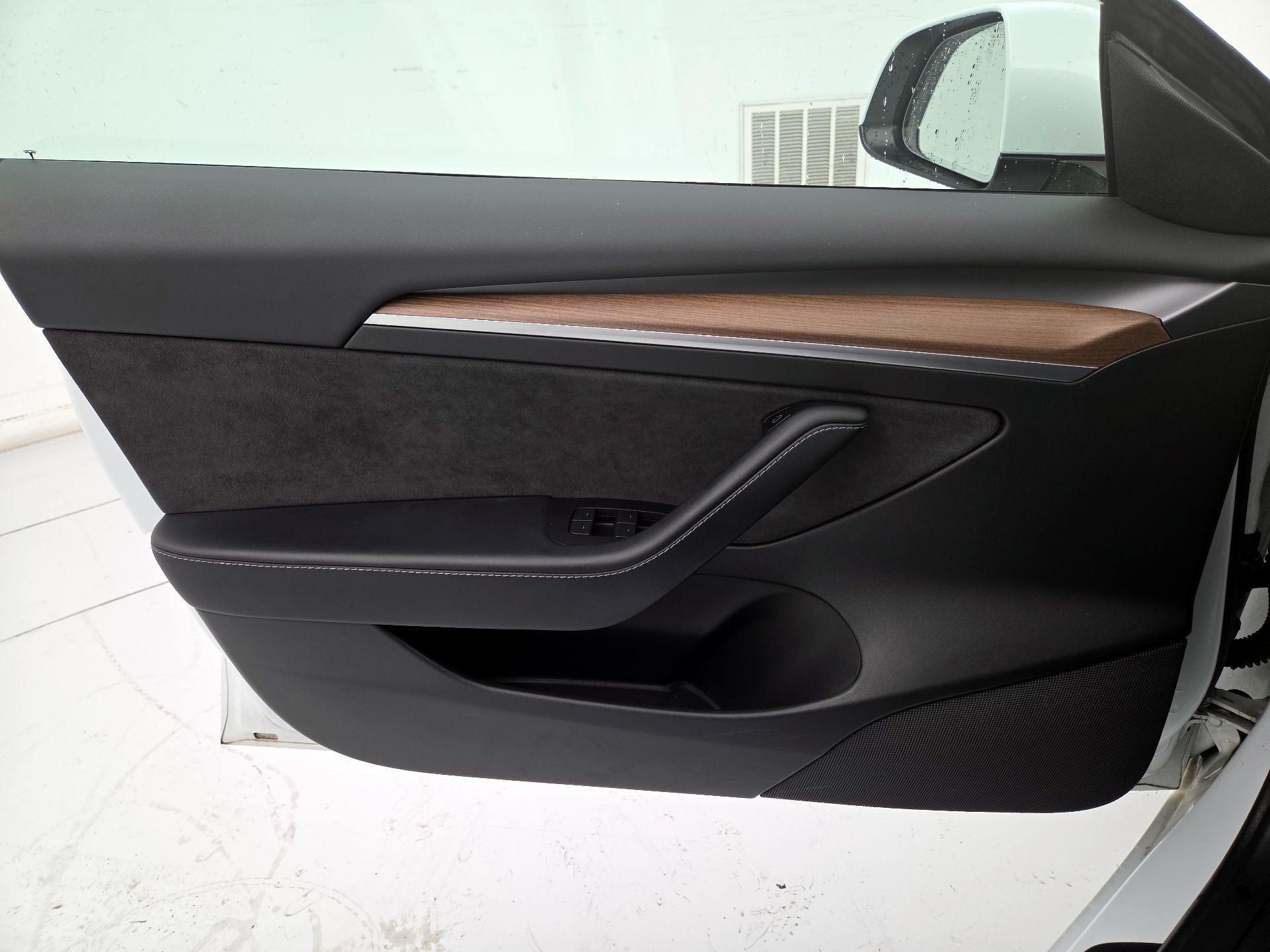 Thumbnail: 2022 Tesla Model 3 - 12