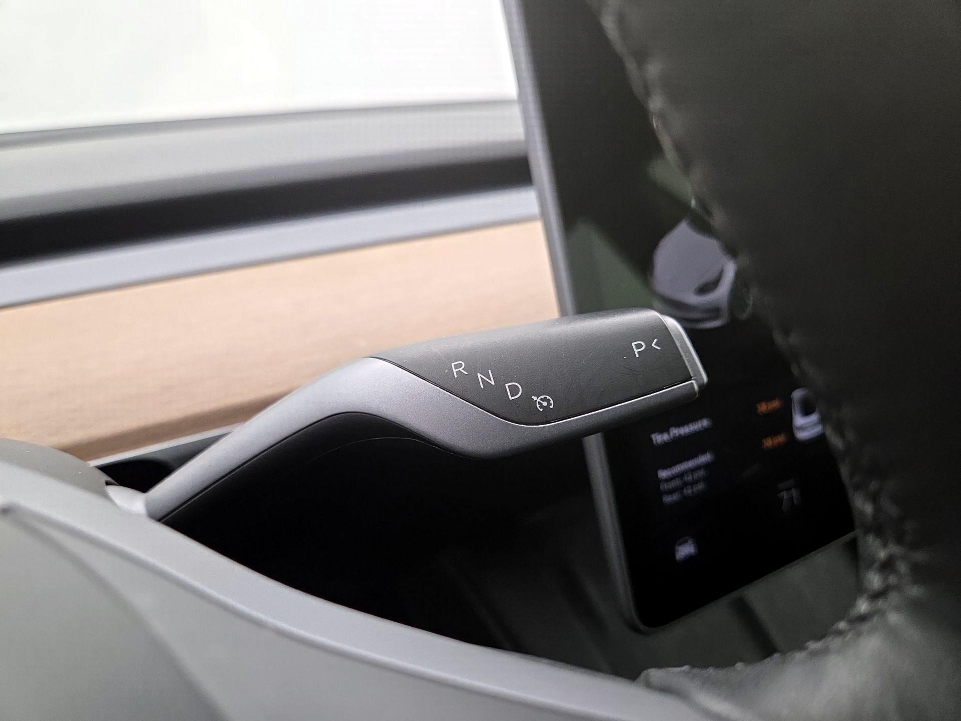 Thumbnail: 2022 Tesla Model 3 - 17