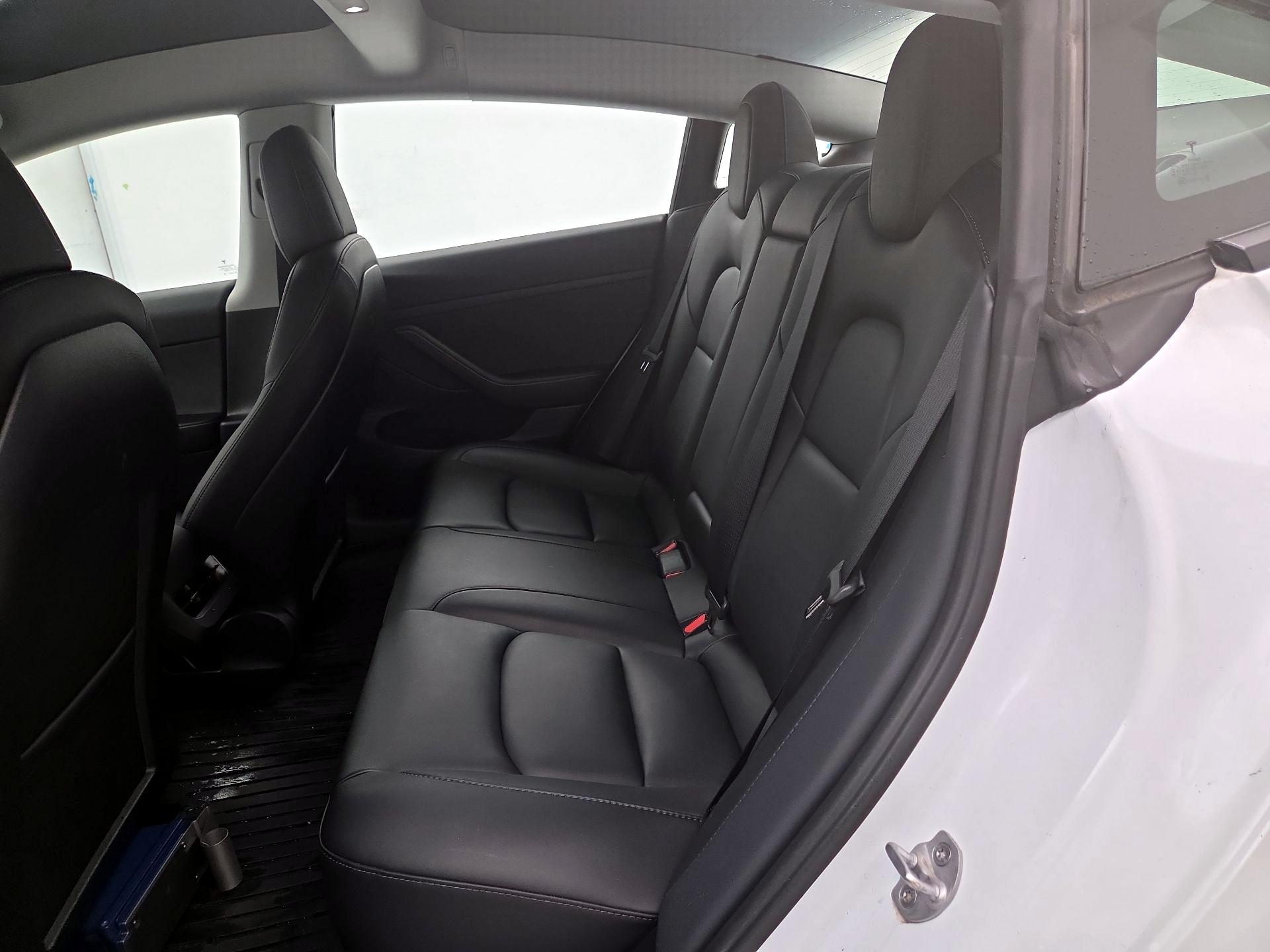 Thumbnail: 2022 Tesla Model 3 - 18