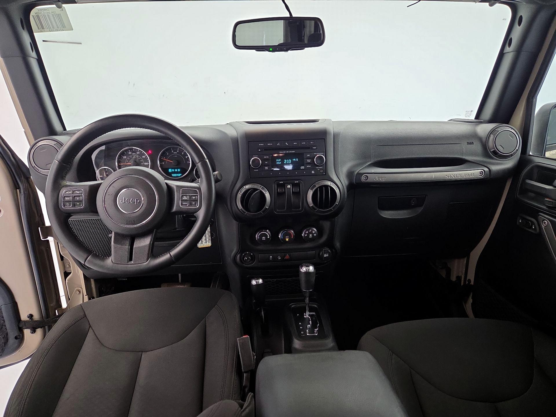 Thumbnail: 2016 Jeep Wrangler - 9