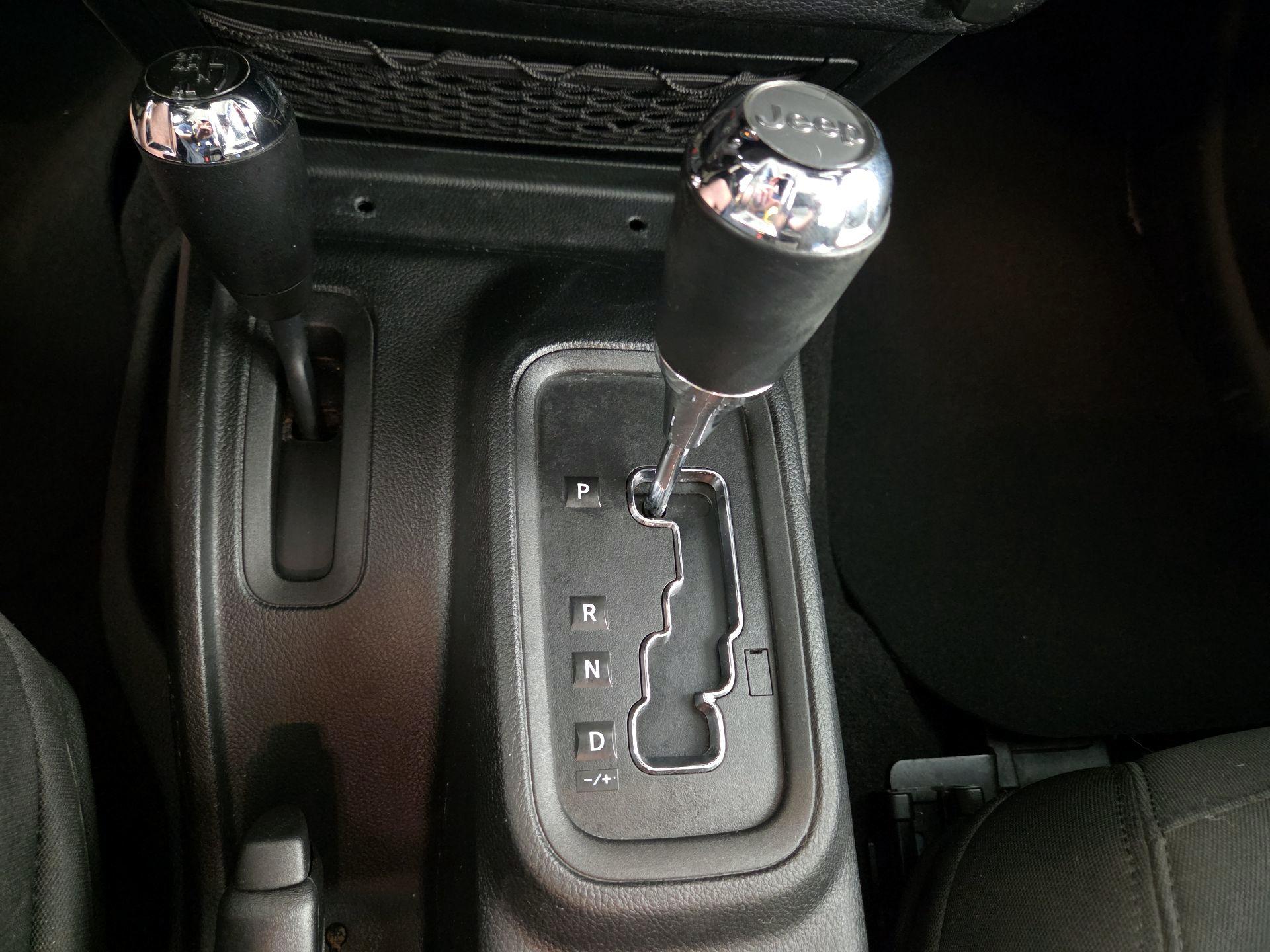 Thumbnail: 2016 Jeep Wrangler - 15