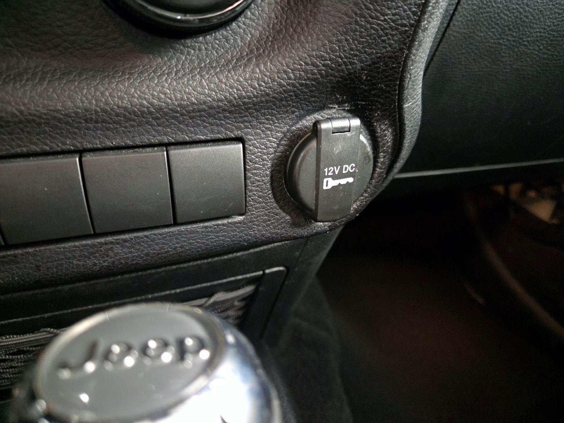 Thumbnail: 2016 Jeep Wrangler - 16