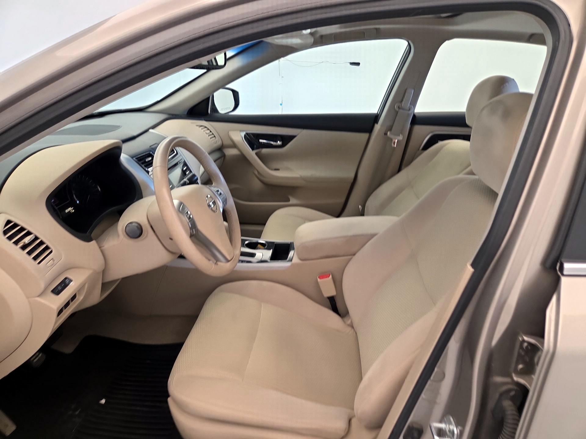 Thumbnail: 2014 Nissan Altima - 11