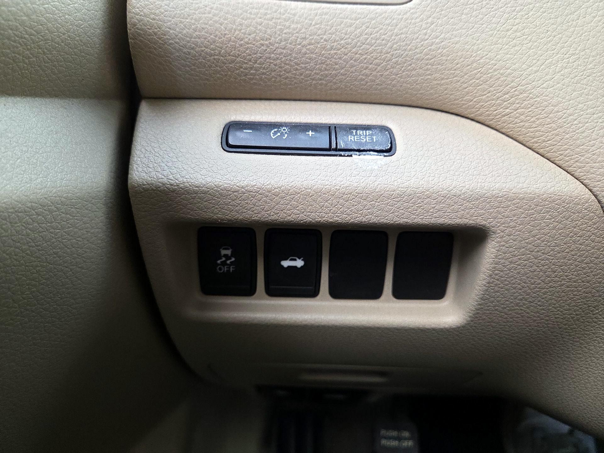 Thumbnail: 2014 Nissan Altima - 13
