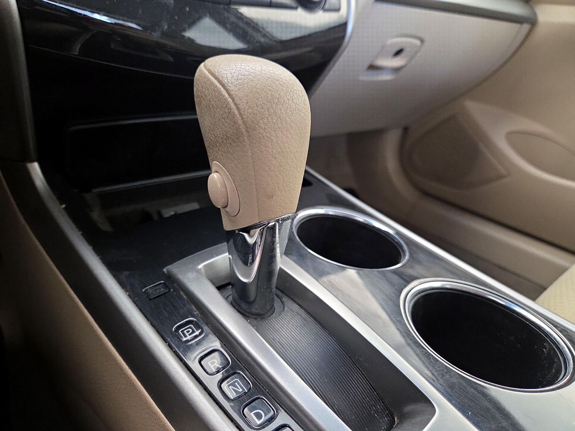 Thumbnail: 2014 Nissan Altima - 17
