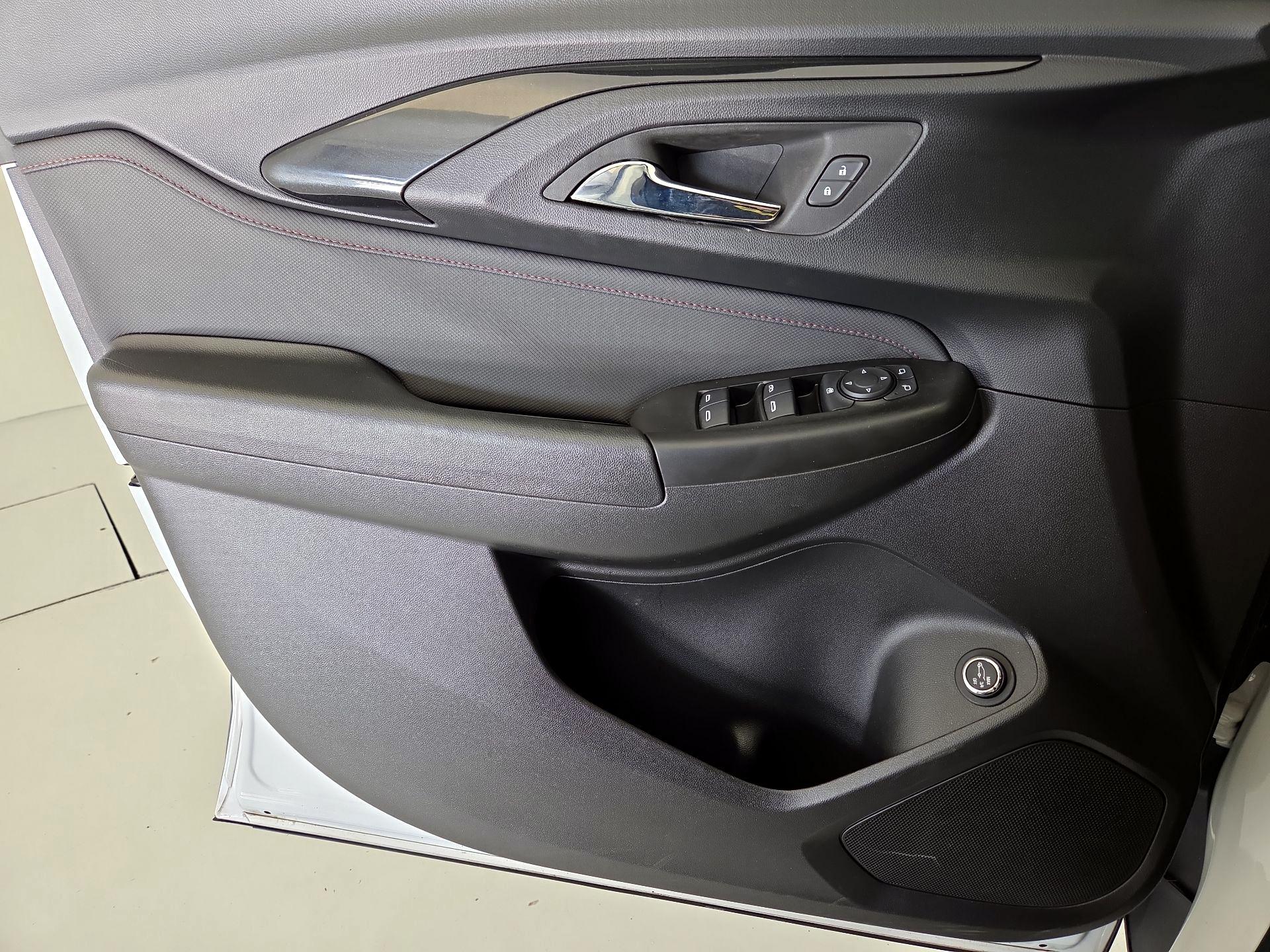 Thumbnail: 2023 Chevrolet TrailBlazer - 12