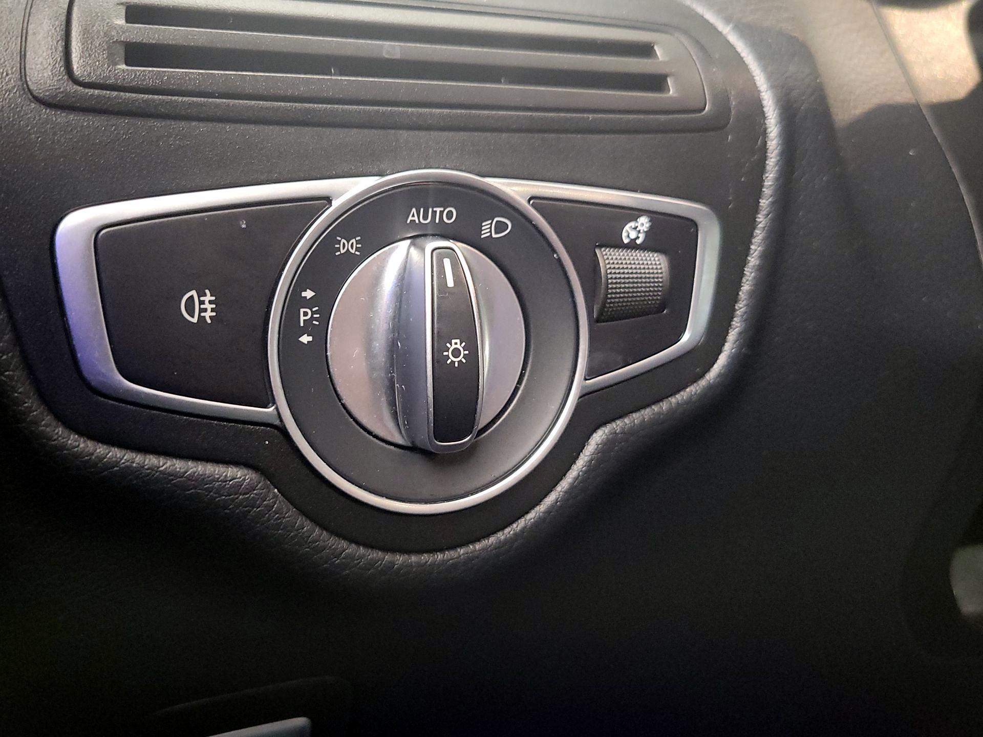 Thumbnail: 2022 Mercedes-Benz GLC - 13